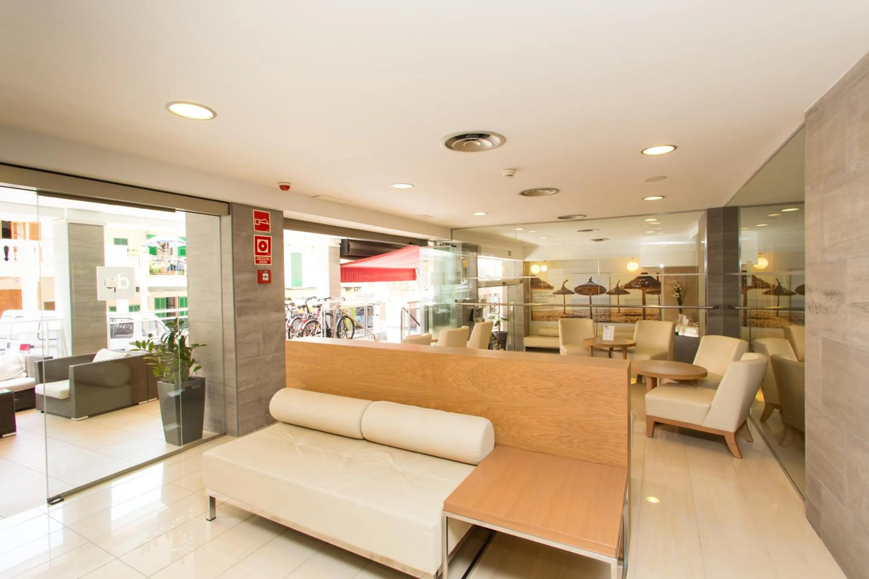 Lounge or bar in Hotel Don Pepe - Adults Only