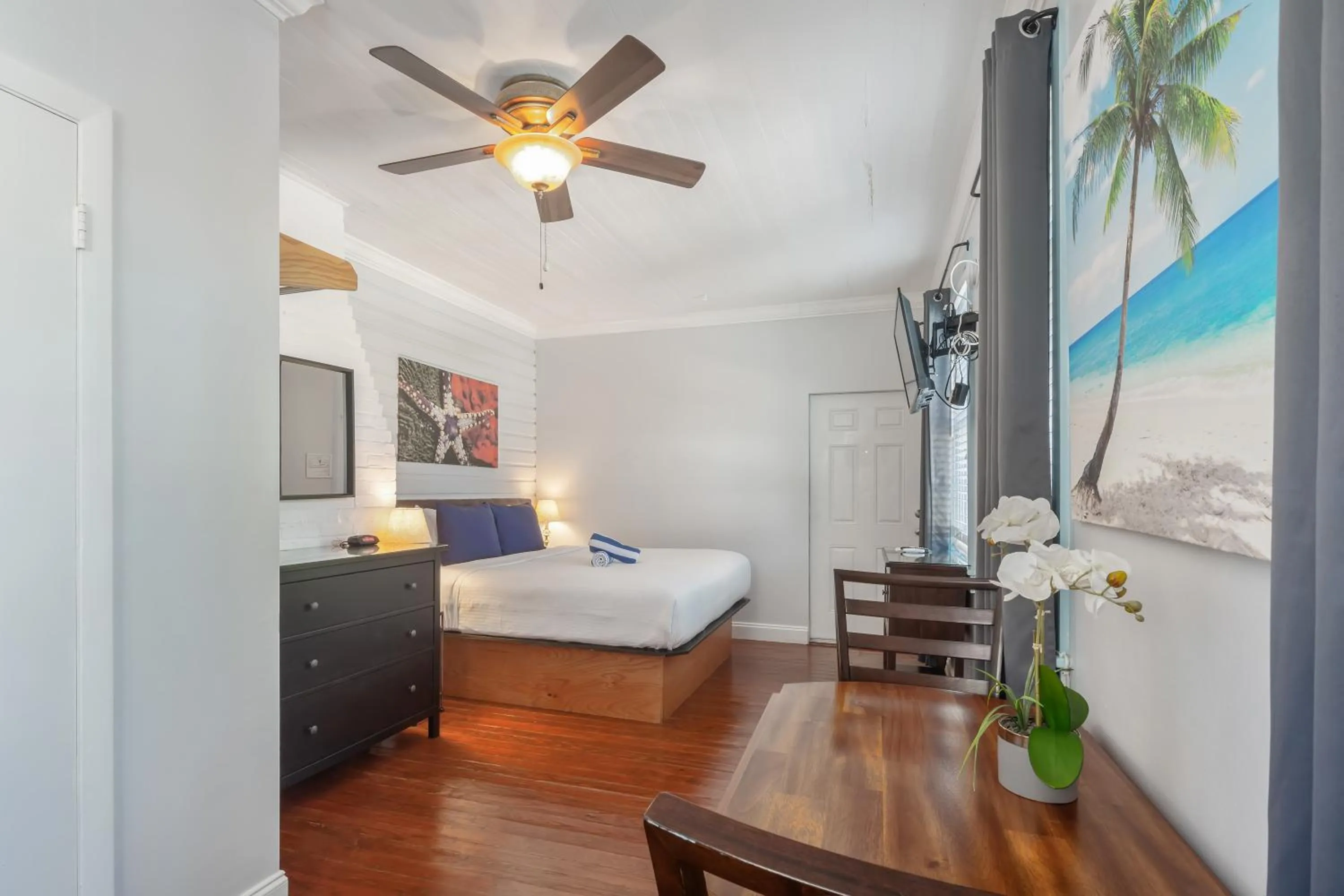 Bed in Kona Kai Oasis