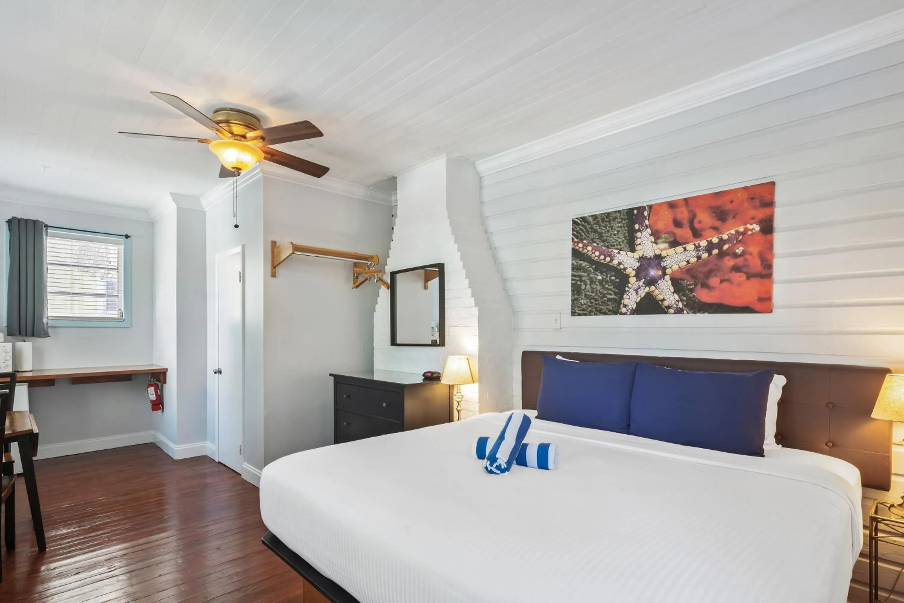 Bed in Kona Kai Oasis