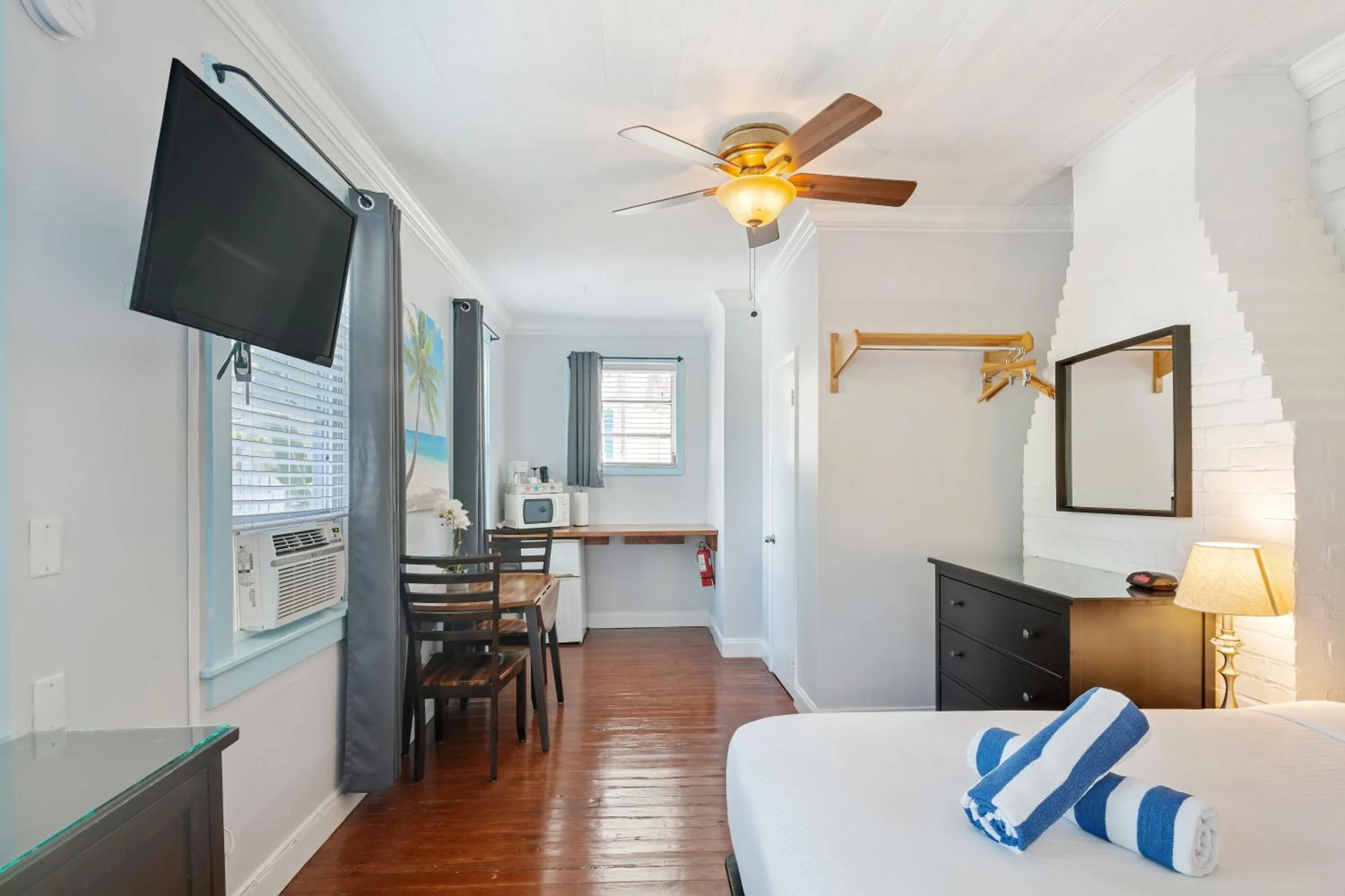 Bedroom, Bed in Kona Kai Oasis