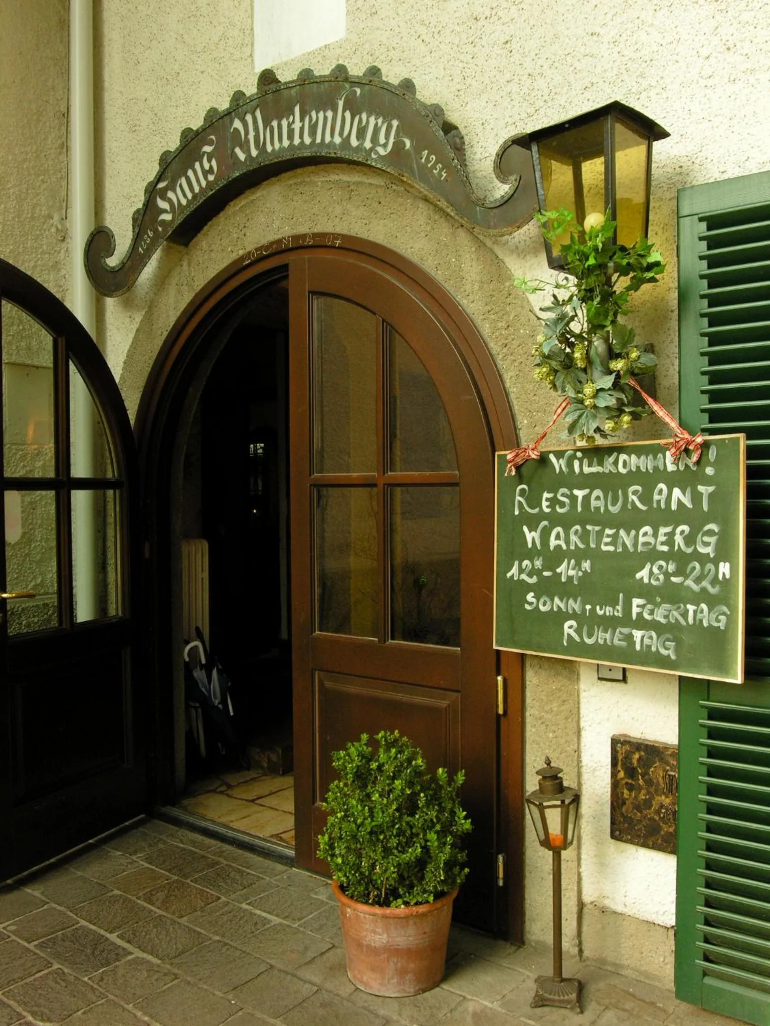 Facade/entrance in Haus Wartenberg