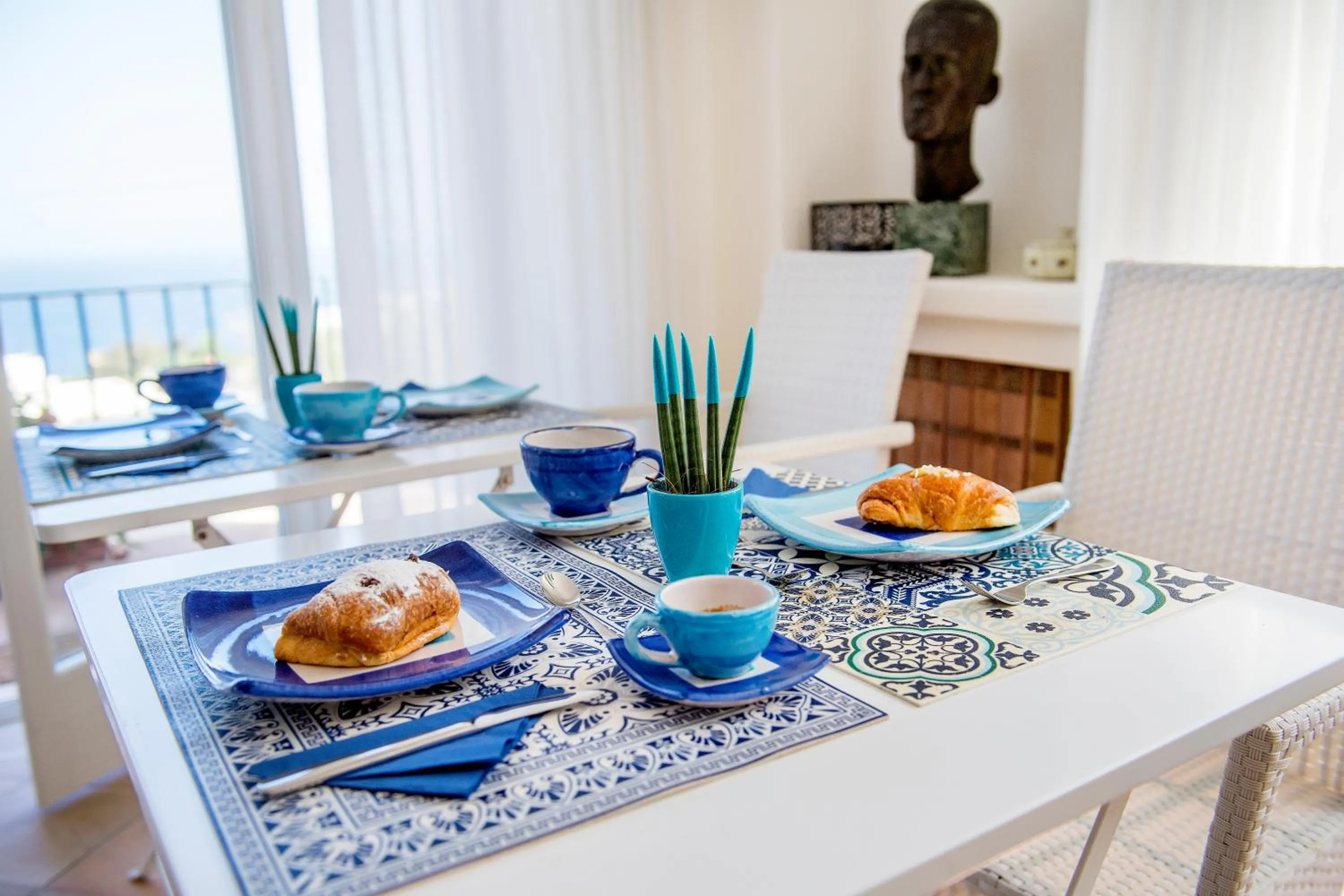 Breakfast in Villa Patrizi