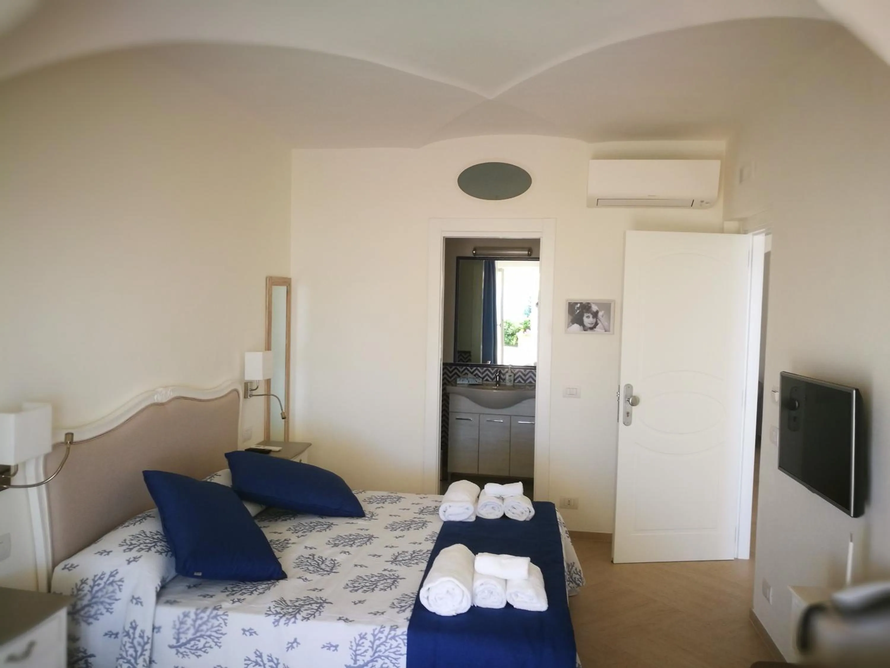 Bed in Villa Patrizi