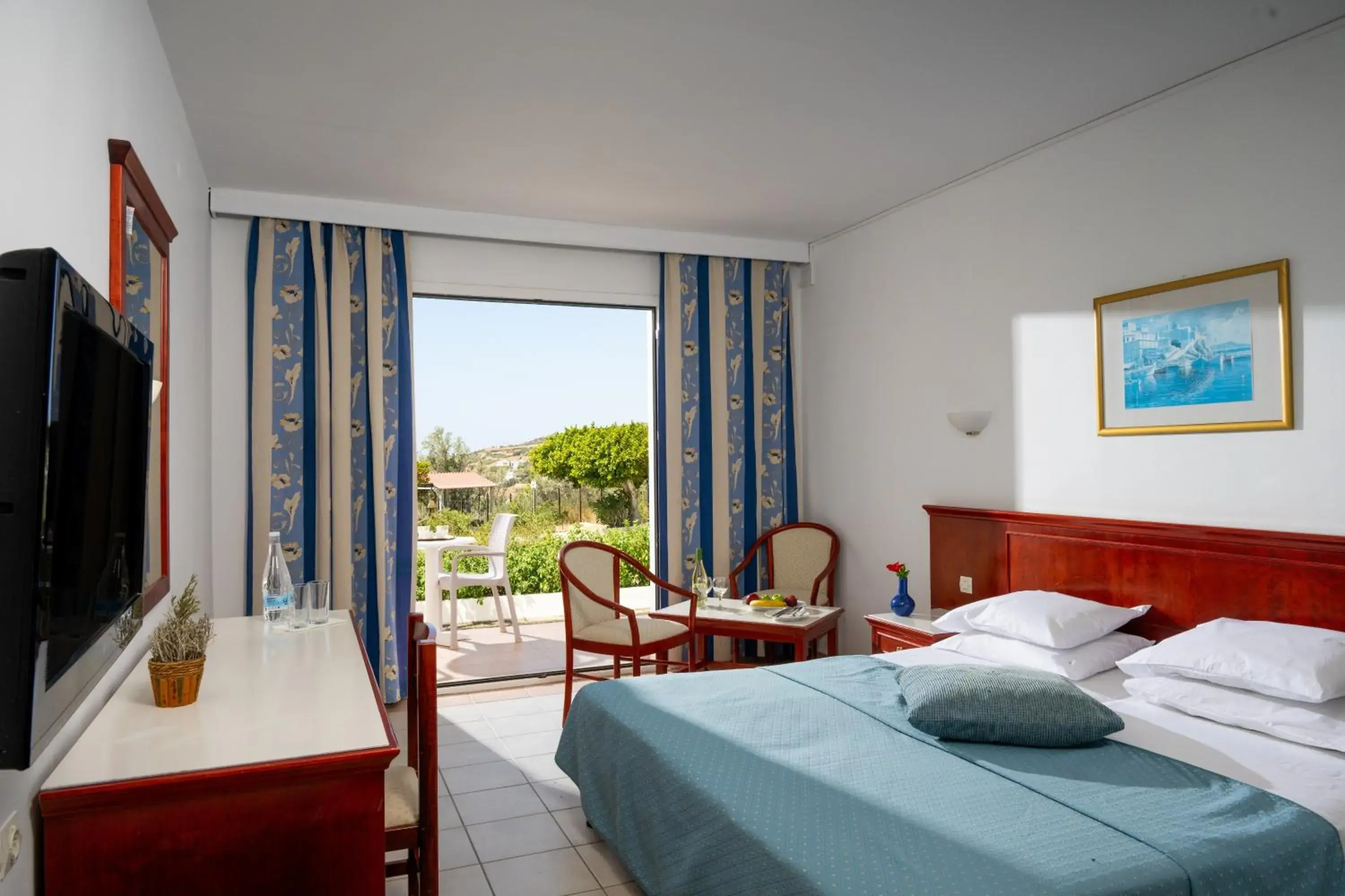 TV and multimedia, Bed in Mare Village TV and multimedia, Bed in Mare Village