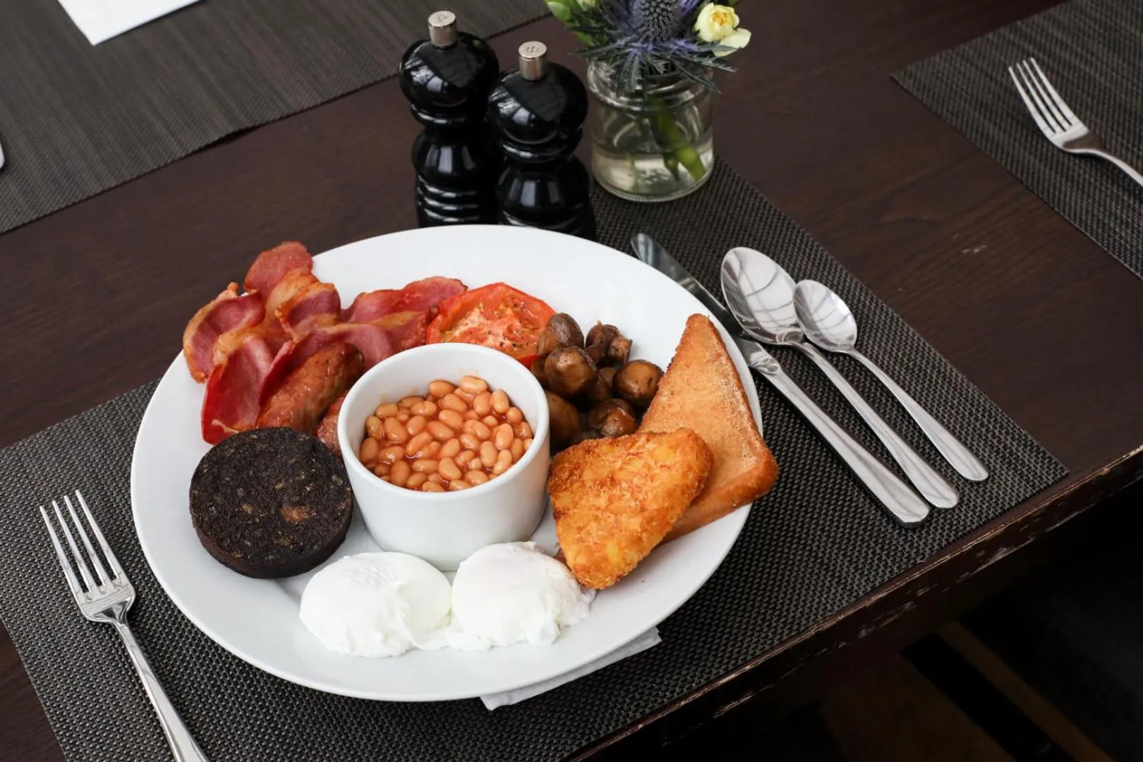 Breakfast in The Cosener's House