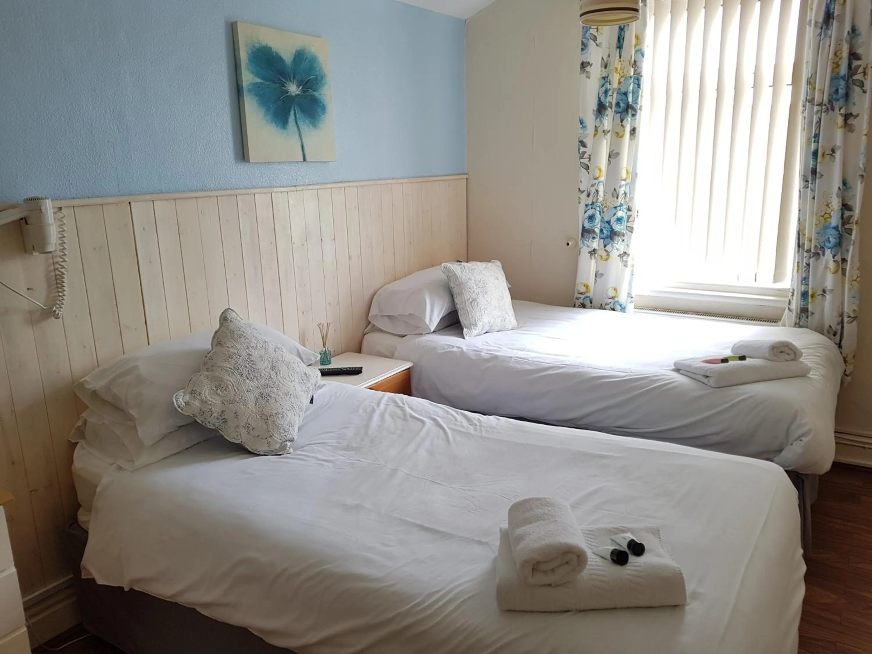 Bed in The Osprey Hotel