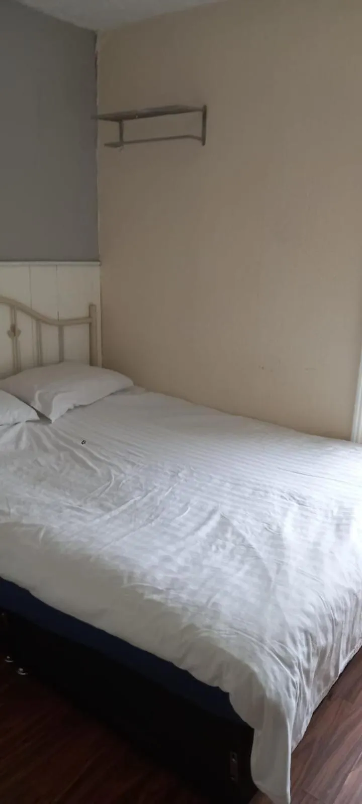 Bed in The Osprey Hotel