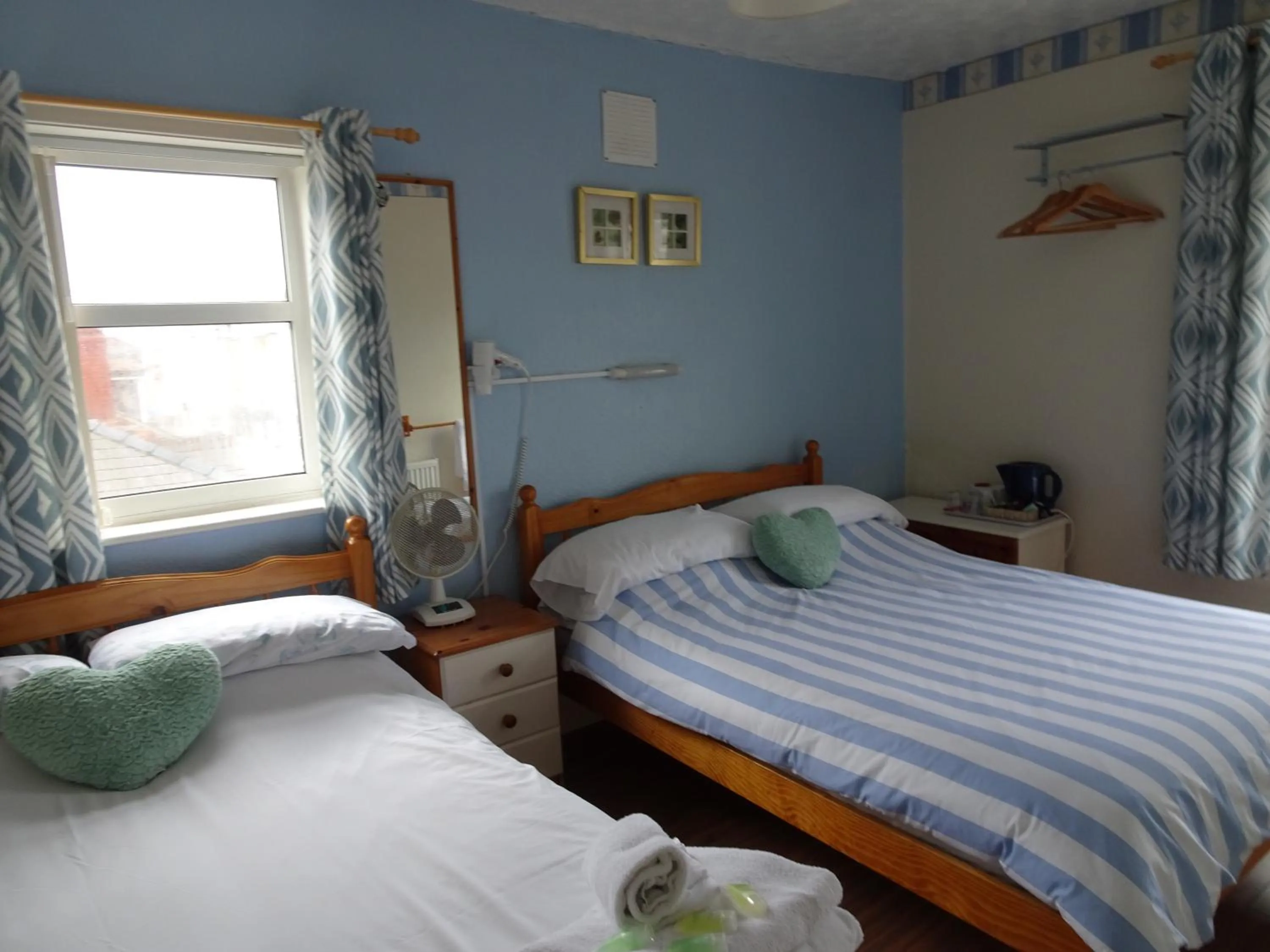 Photo of the whole room, Bed in The Osprey Hotel