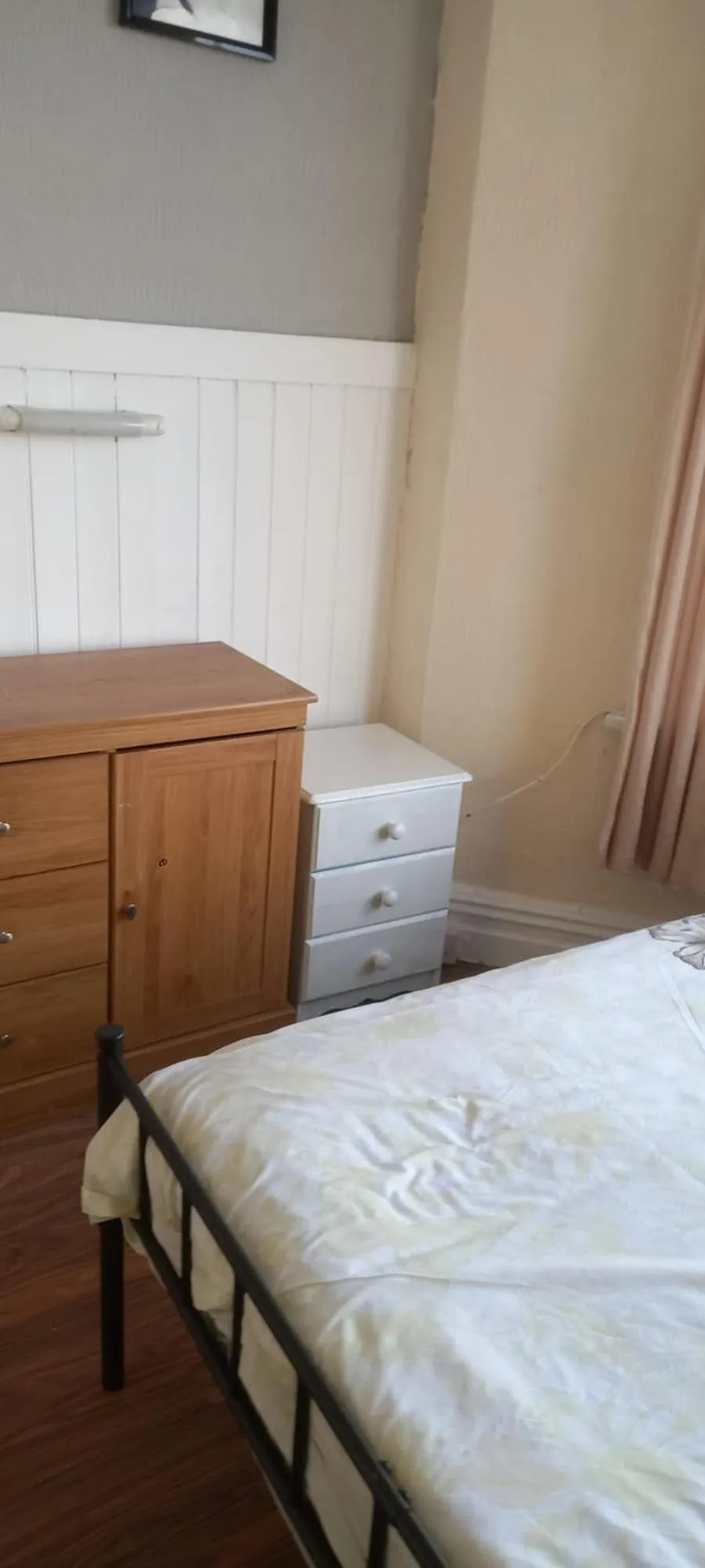 Bed in The Osprey Hotel