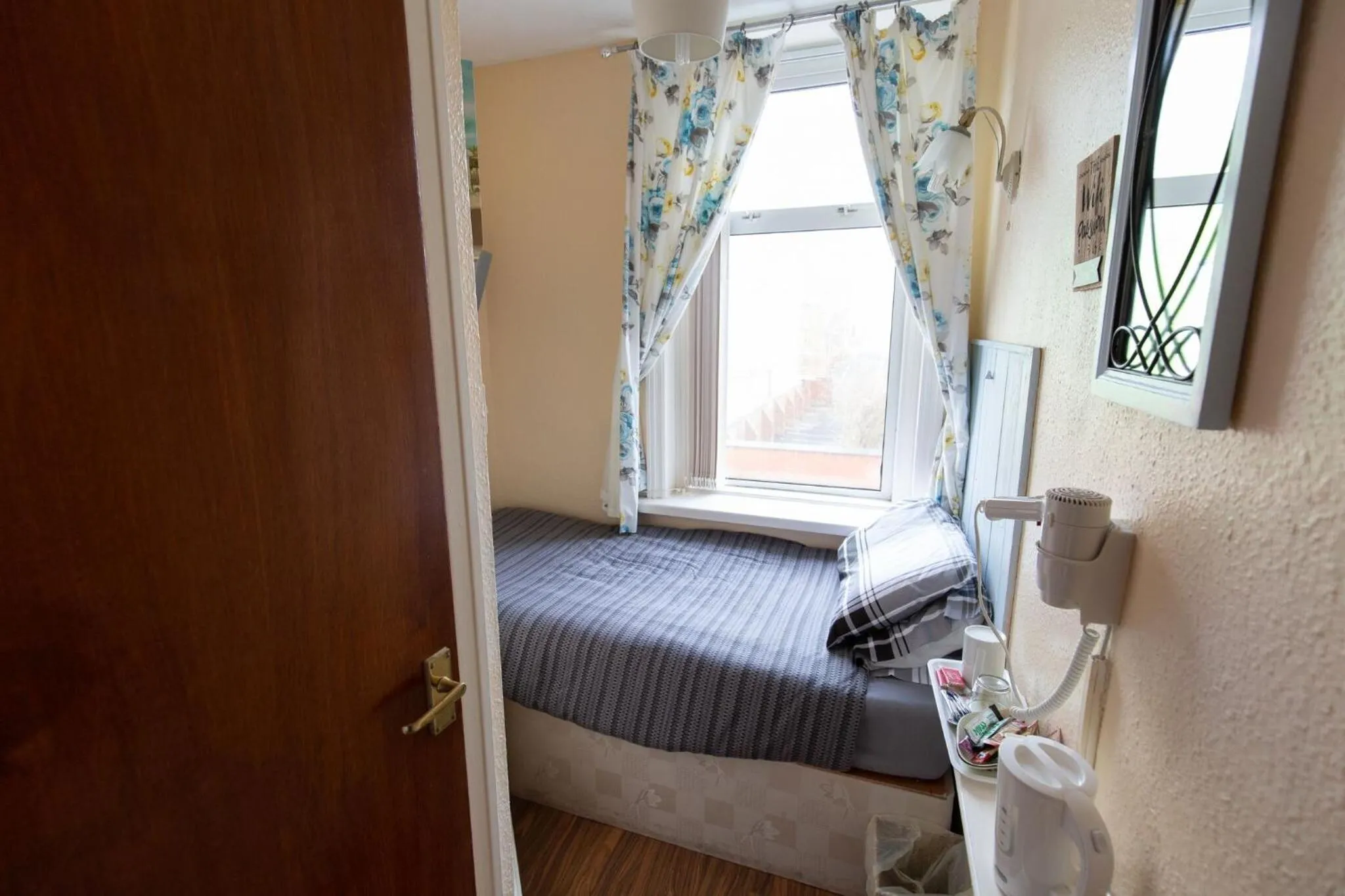 Bed in The Osprey Hotel