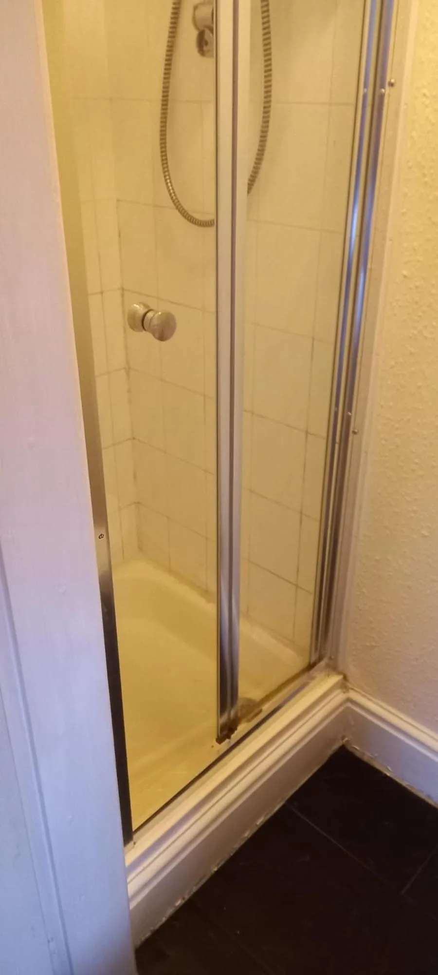 Shower in The Osprey Hotel