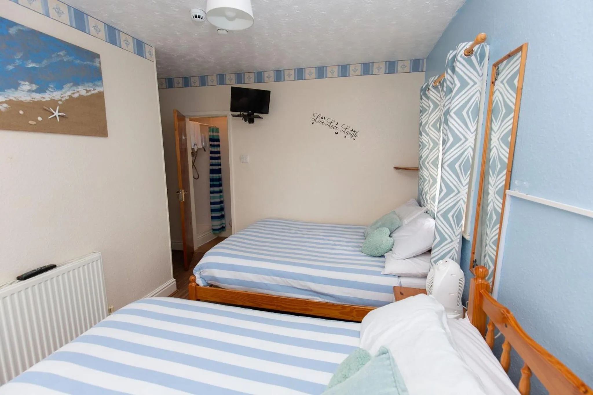 Bed in The Osprey Hotel