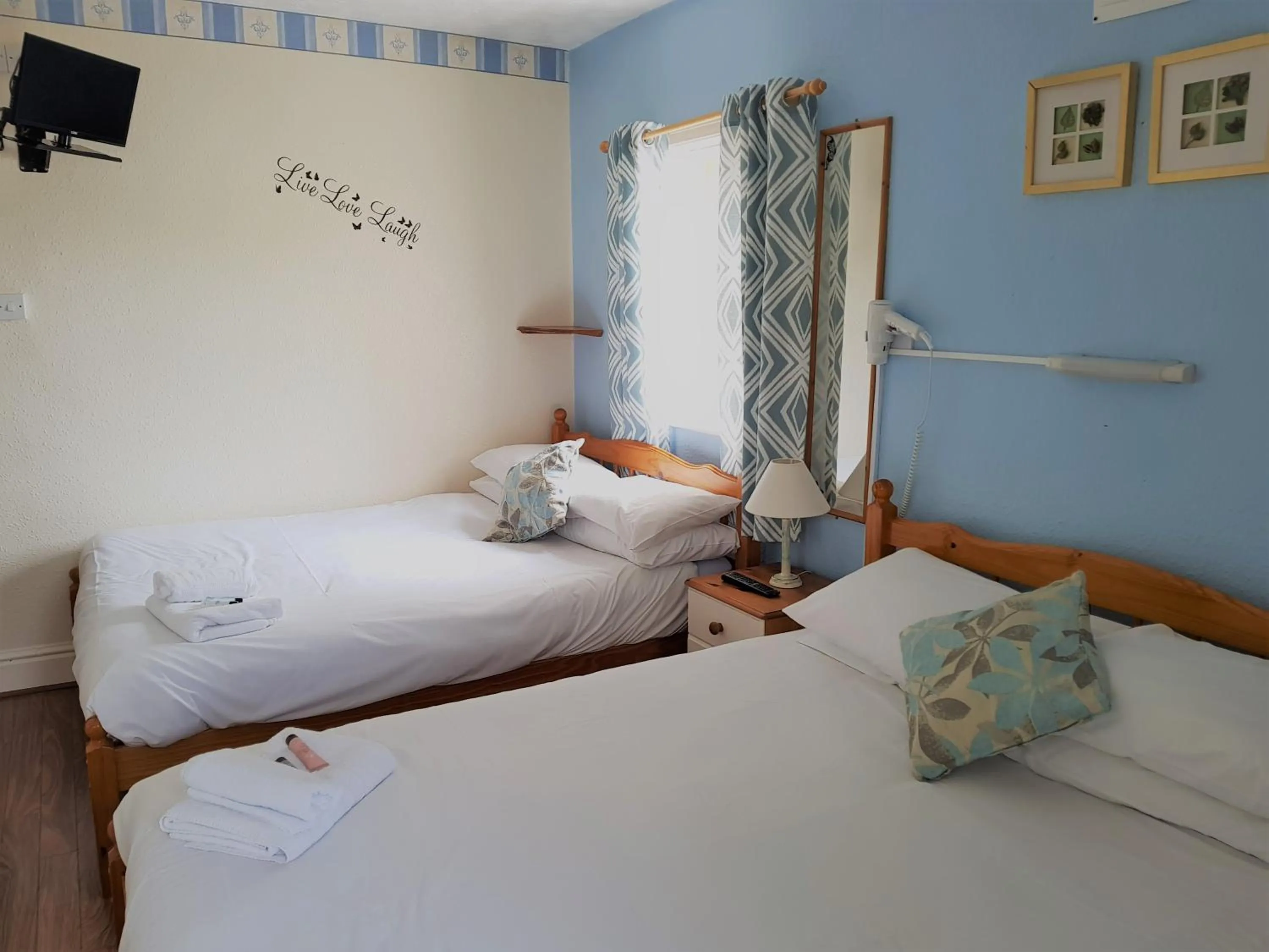 Bed in The Osprey Hotel