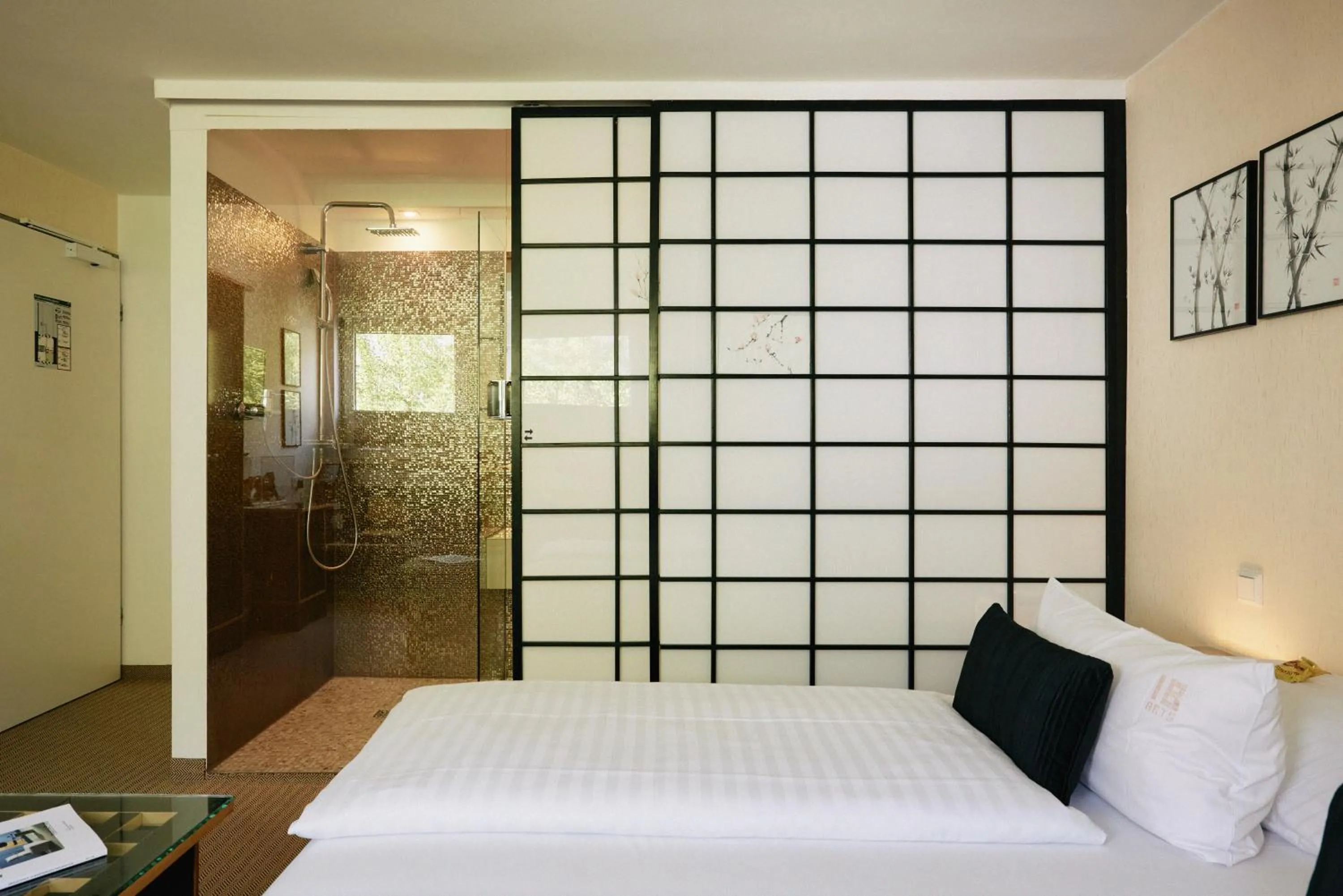 Photo of the whole room, Bed in 18Arts Hotel - Living in a Gallery!