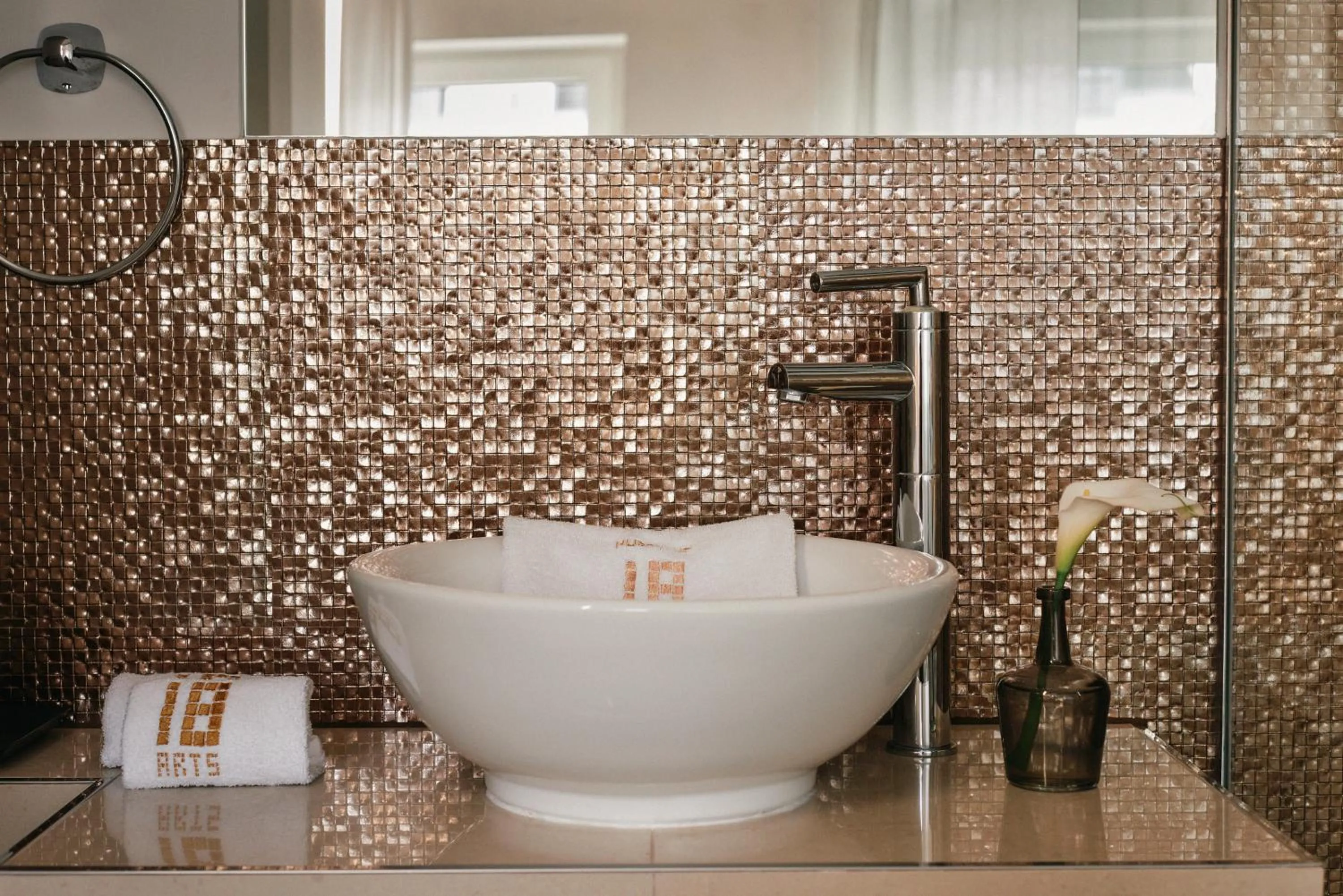 Bathroom in 18Arts Hotel - Living in a Gallery!