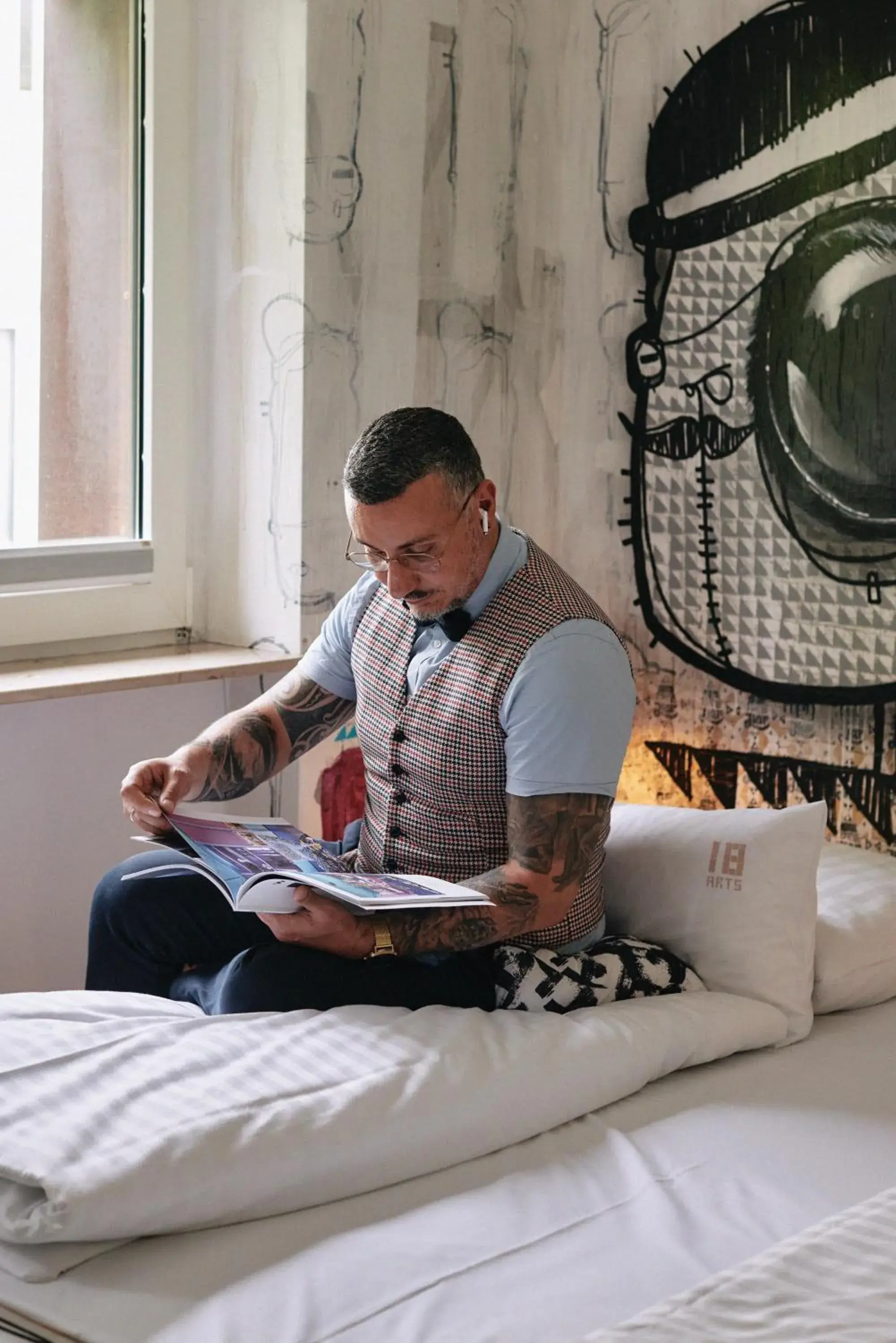 Standard Double Room (Designroom - Very Popular) in 18Arts Hotel - Living in a Gallery! Standard Double Room (Designroom - Very Popular) in 18Arts Hotel - Living in a Gallery!