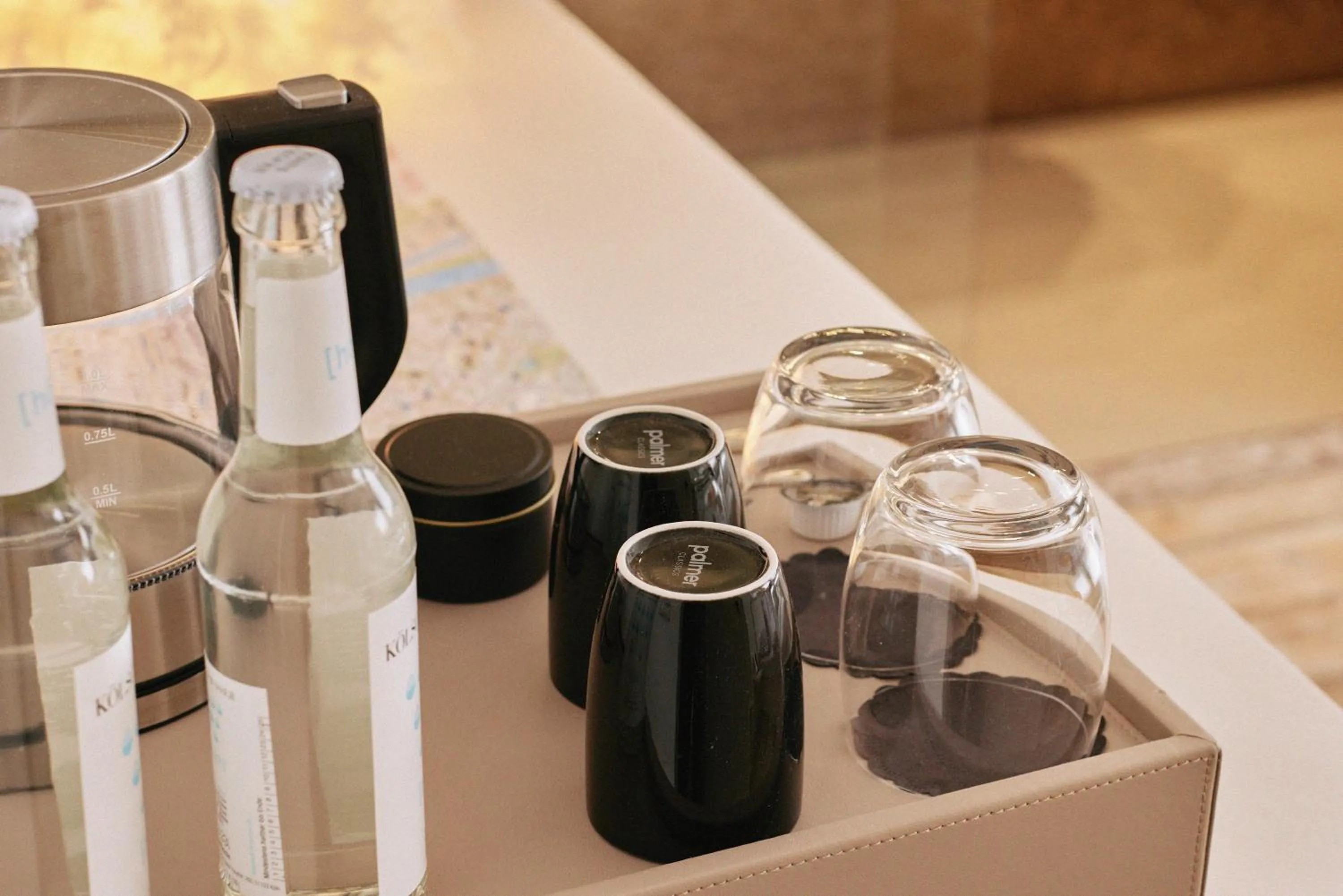 Coffee/tea facilities in 18Arts Hotel - Living in a Gallery!