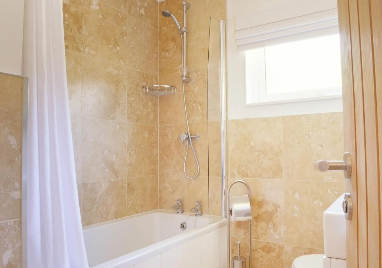 Toilet in Bovisand Lodge Holiday Park, Beachside Location & Indoor Heated Pool