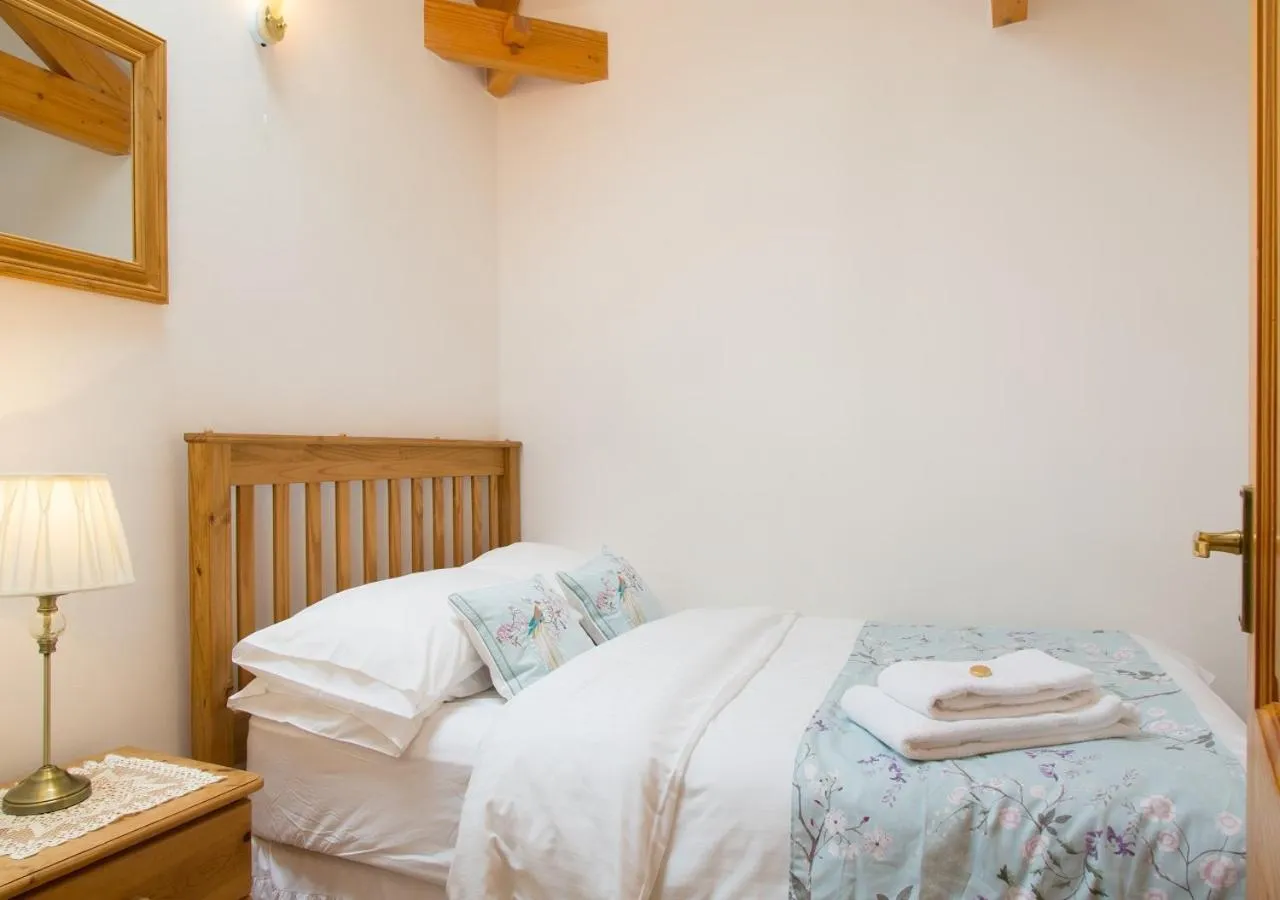 Bed in Bovisand Lodge Holiday Park, Beachside Location & Indoor Heated Pool