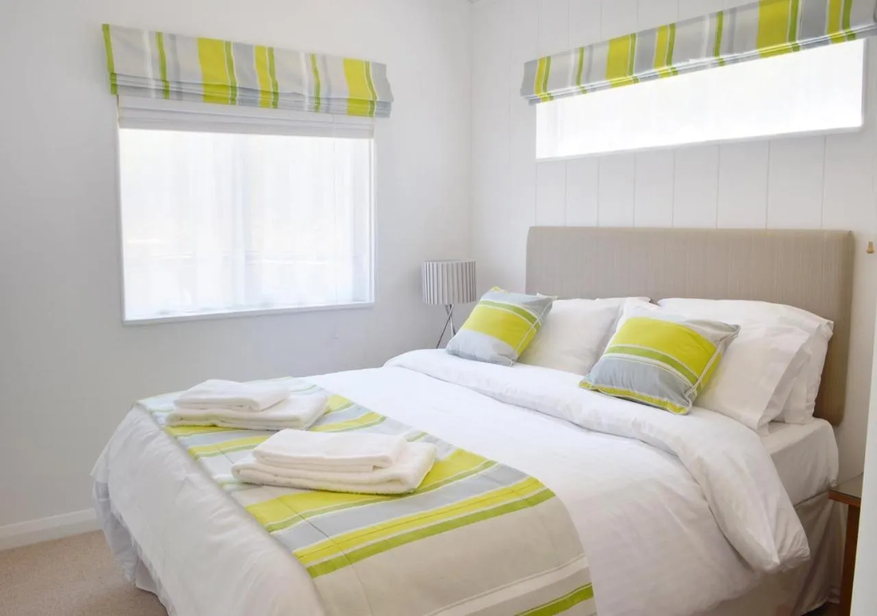 Bed in Bovisand Lodge Holiday Park, Beachside Location & Indoor Heated Pool