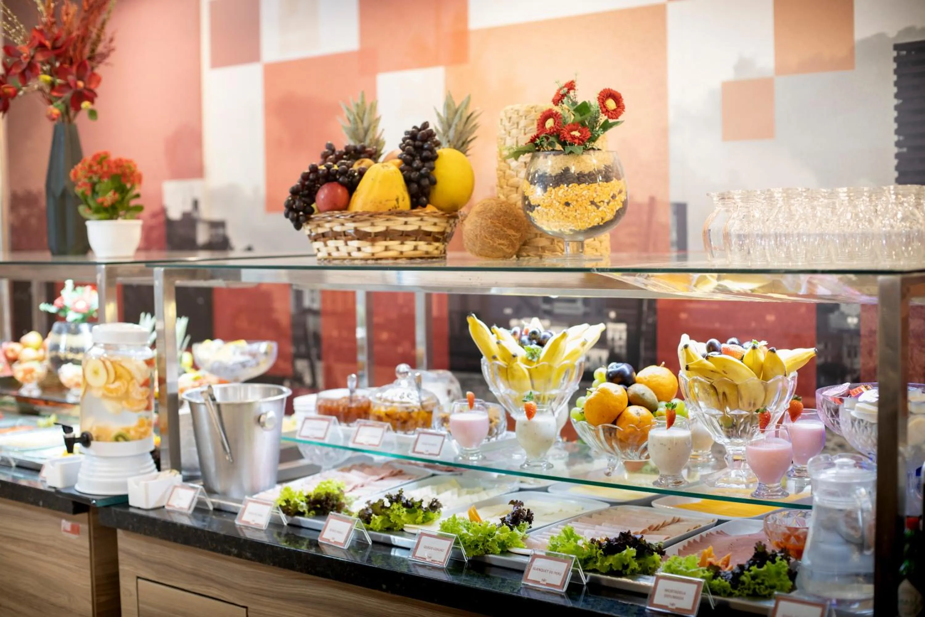 Buffet breakfast in NB Hoteis