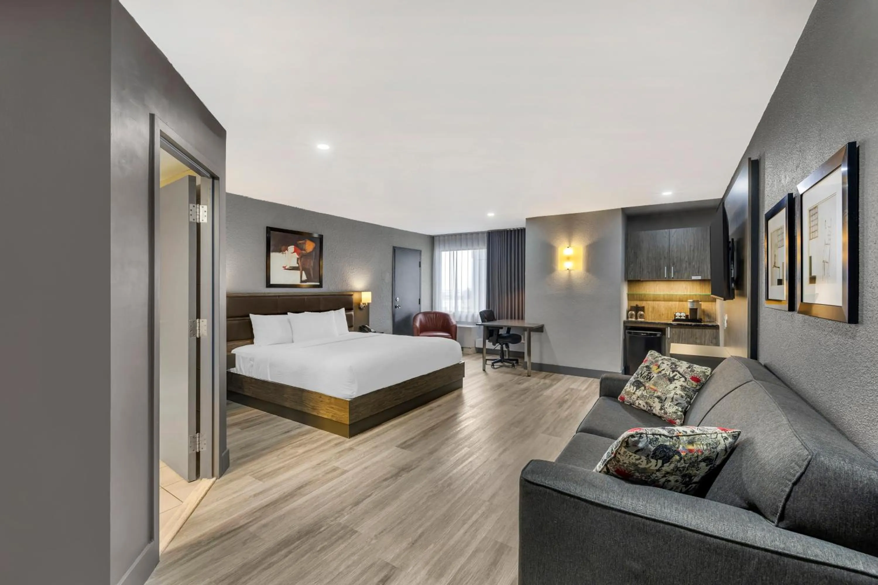 Photo of the whole room, Bed in Hotel Quartier, an Ascend Collection Hotel