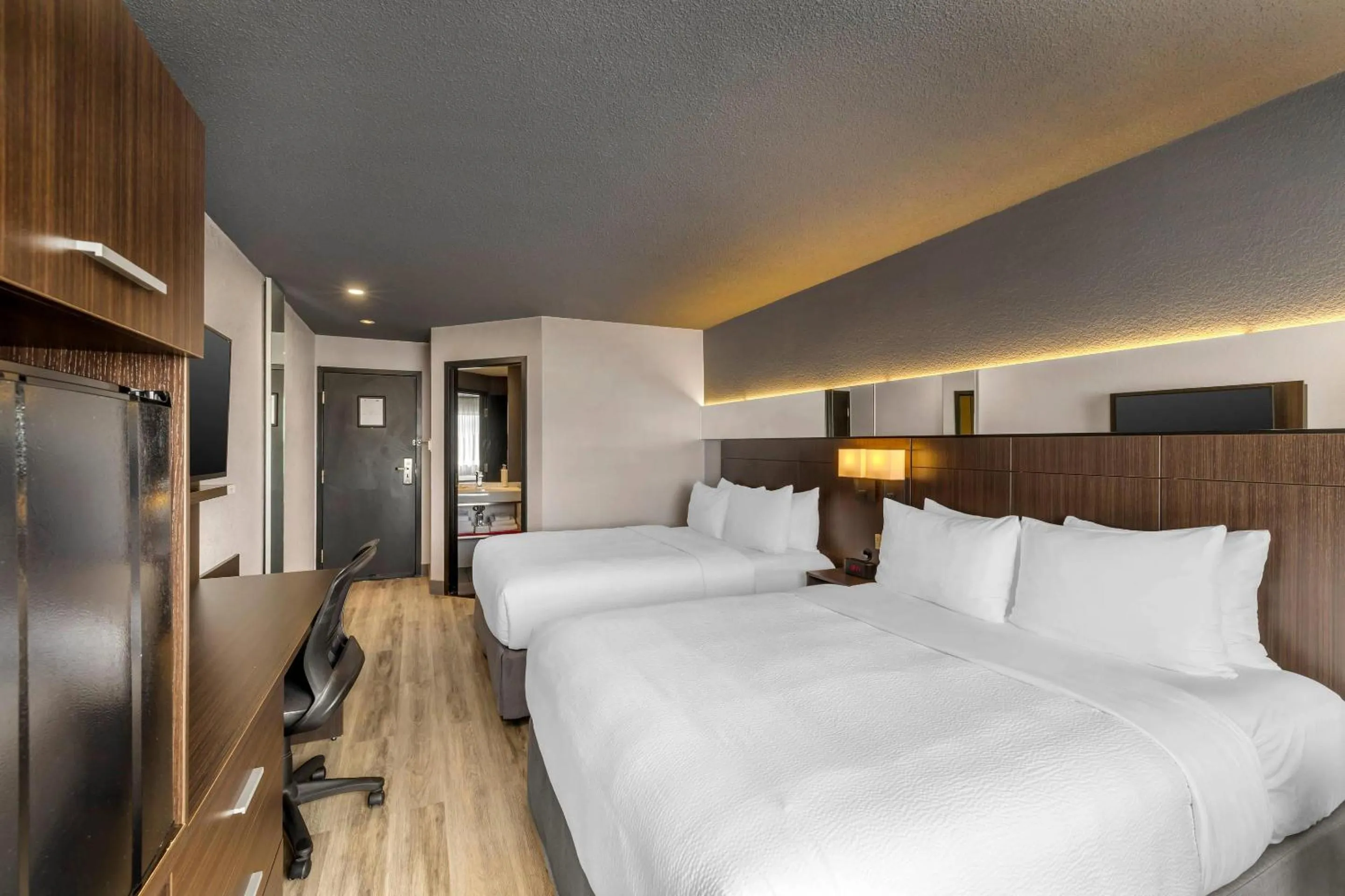 Bedroom, Bed in Hotel Quartier, an Ascend Collection Hotel