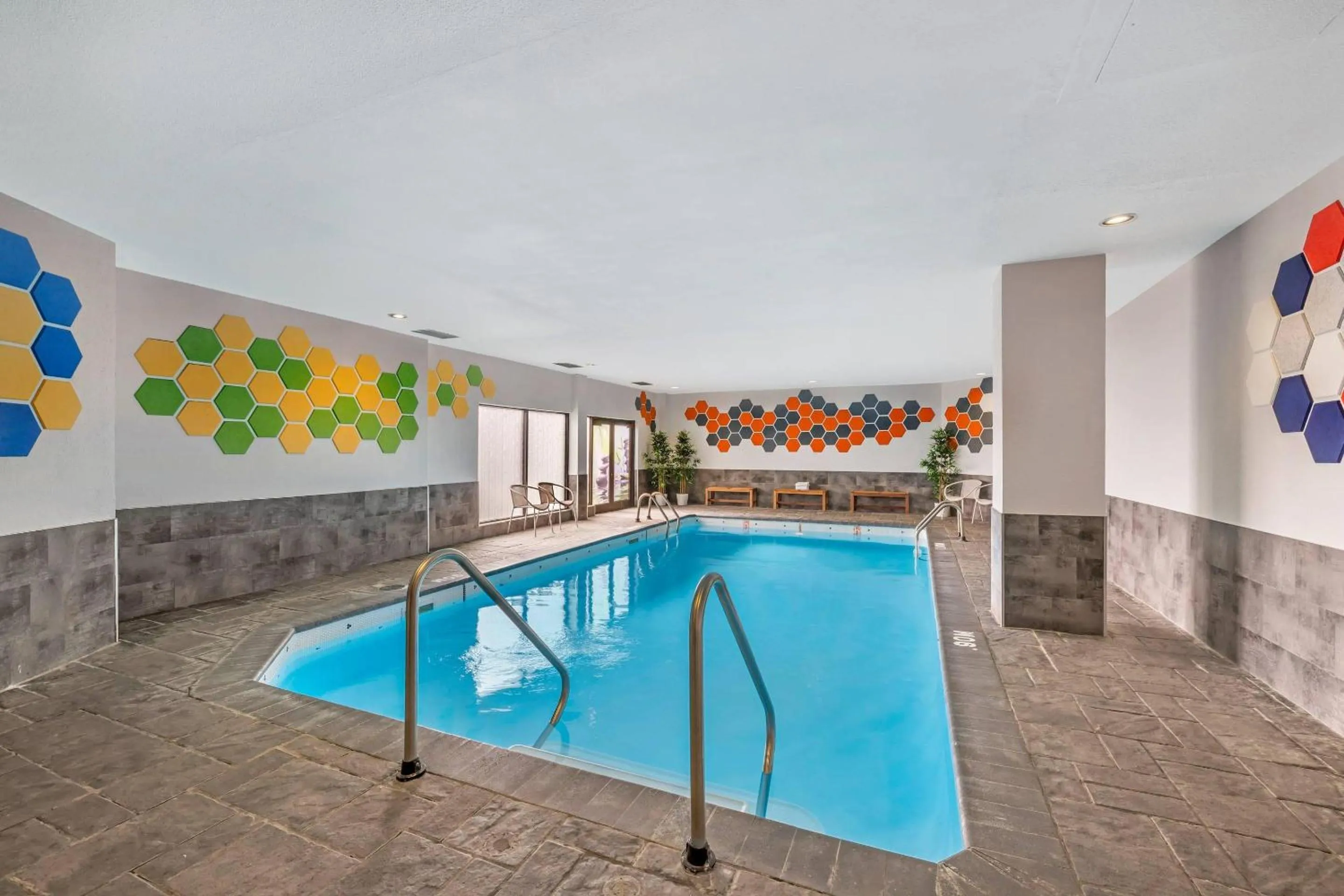 Swimming pool in Hotel Quartier, an Ascend Collection Hotel