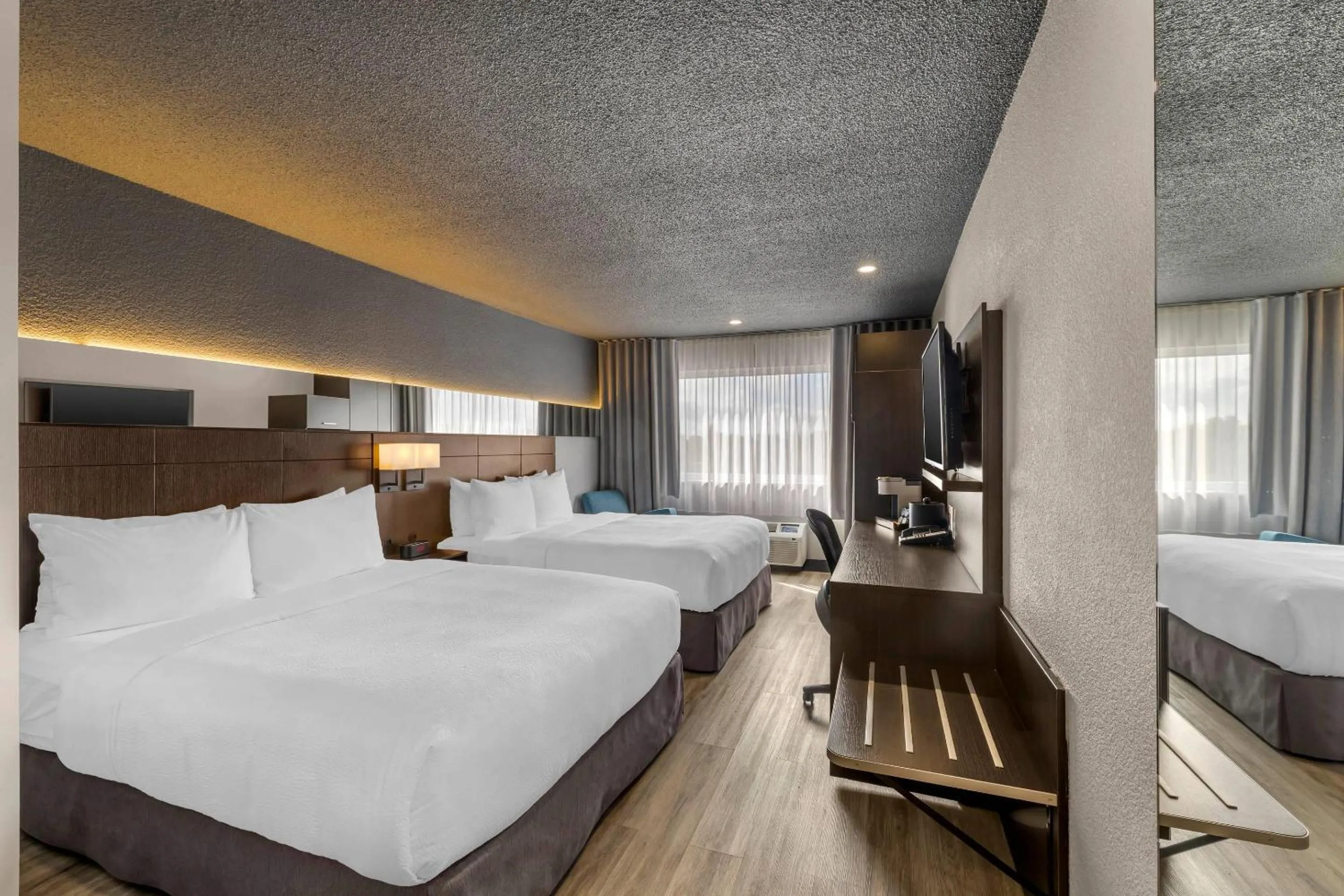 Bedroom, Bed in Hotel Quartier, an Ascend Collection Hotel