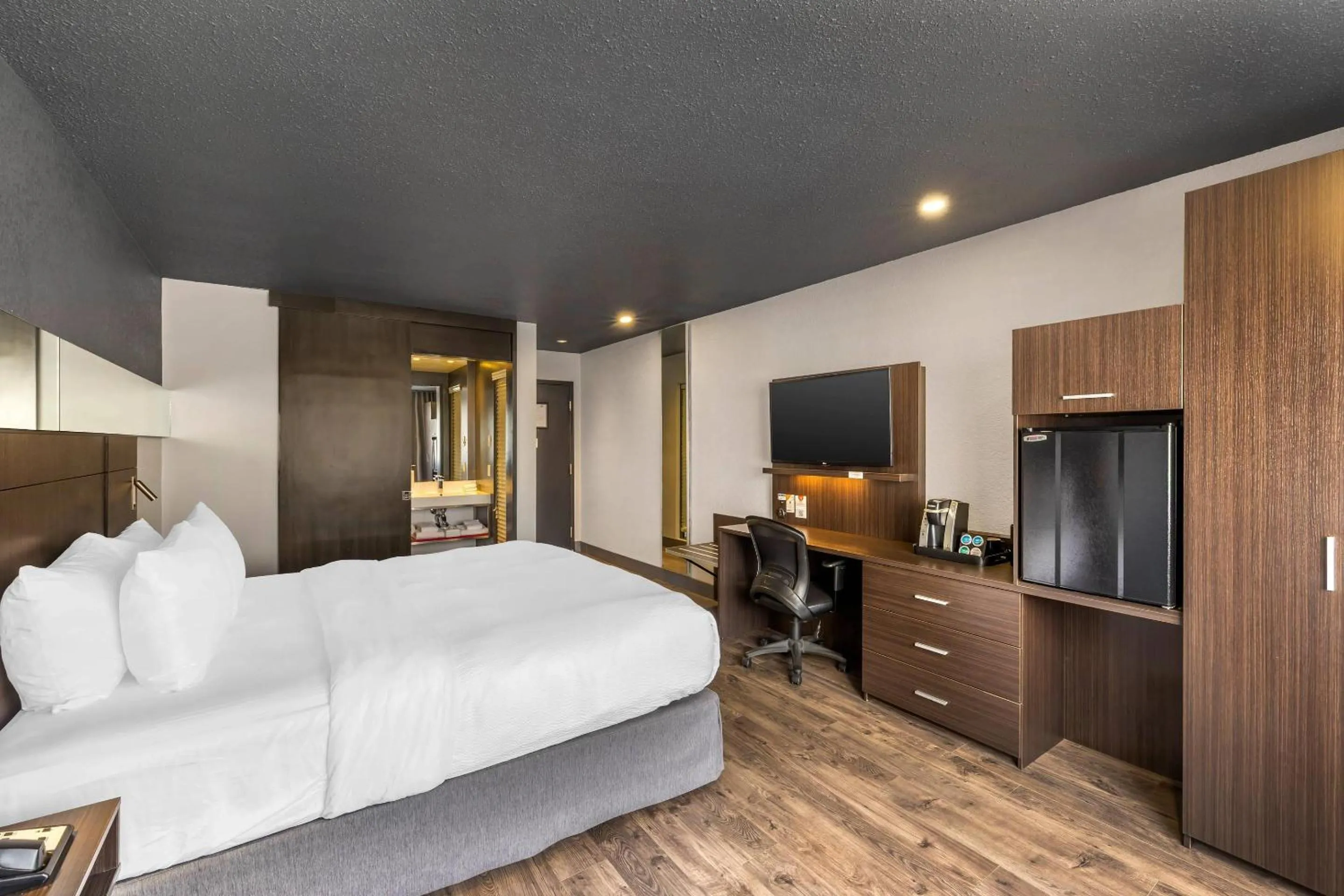 Bedroom, Bed in Hotel Quartier, an Ascend Collection Hotel