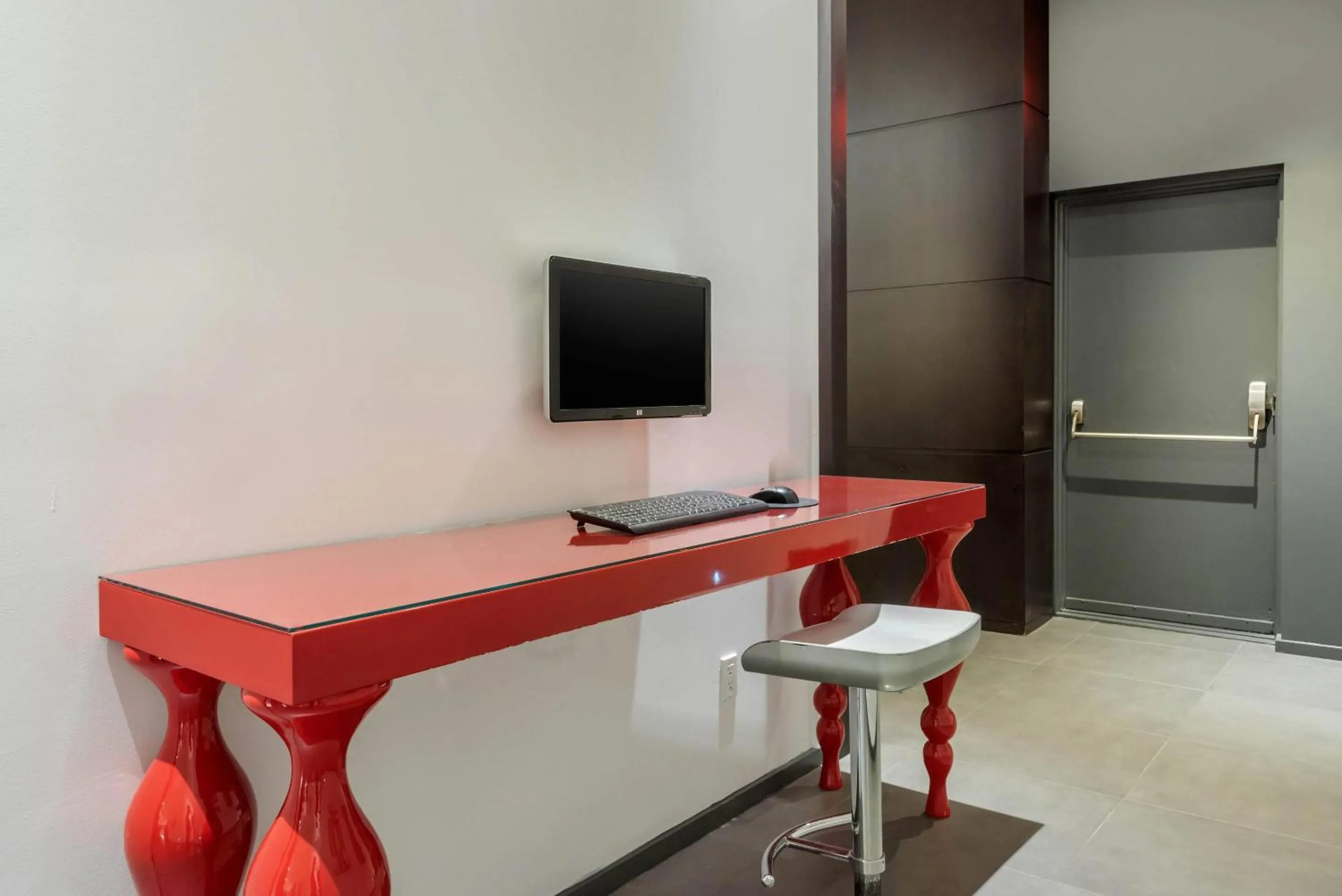 Business facilities in Hotel Quartier, an Ascend Collection Hotel