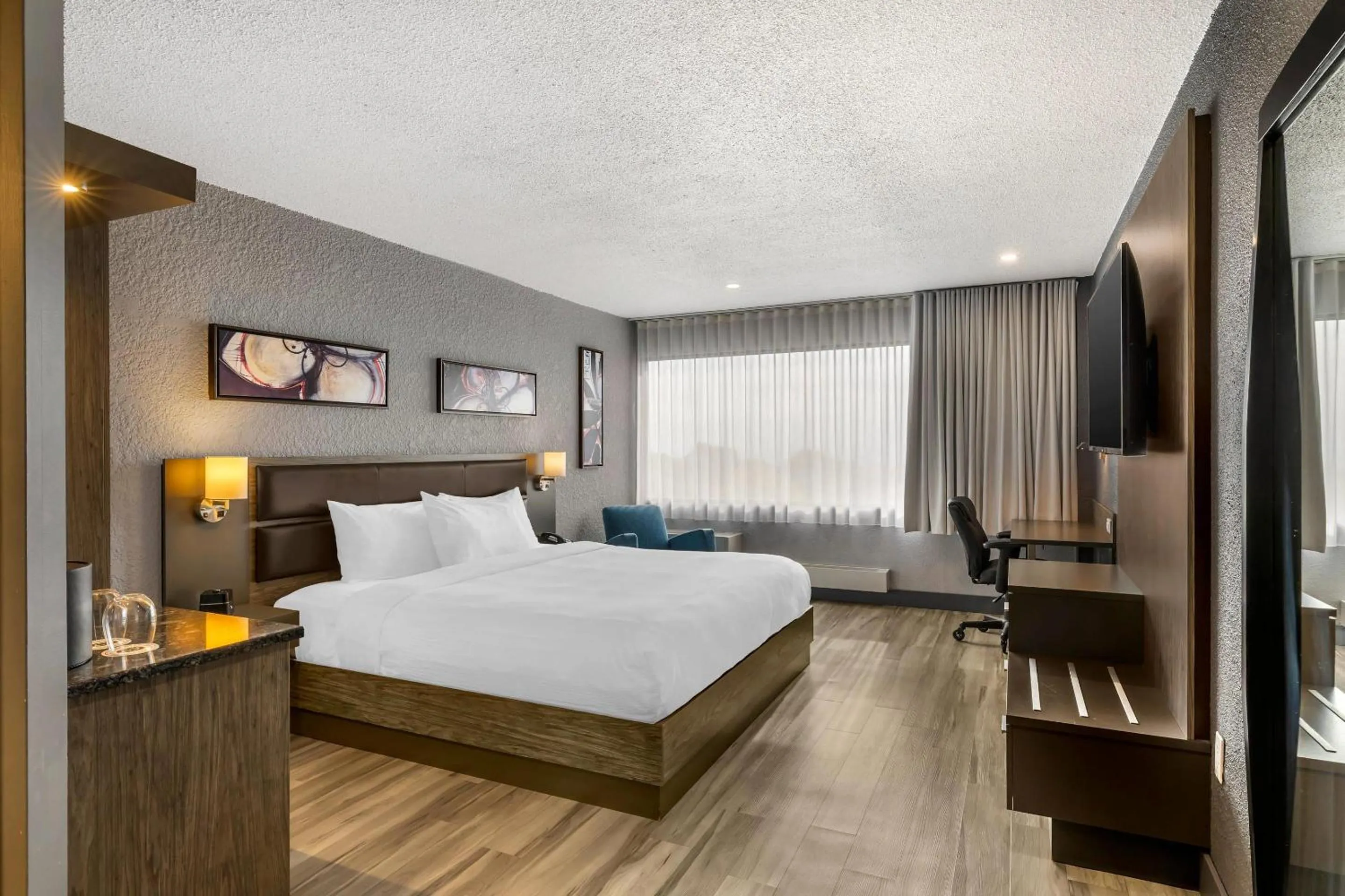 Bedroom, Bed in Hotel Quartier, an Ascend Collection Hotel