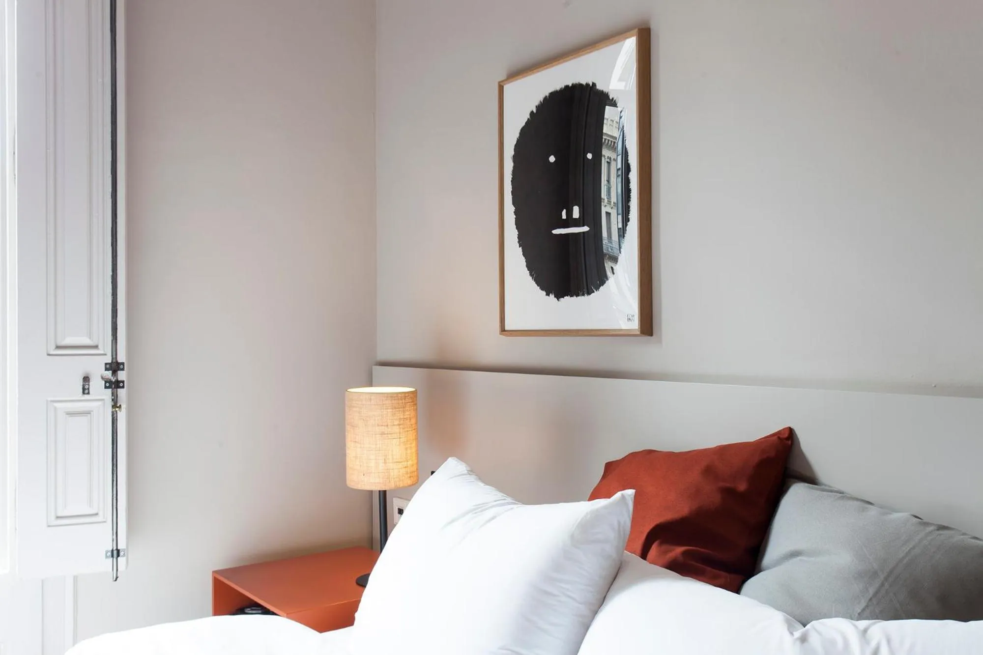 Bed in DestinationBCN - Universitat Rooms