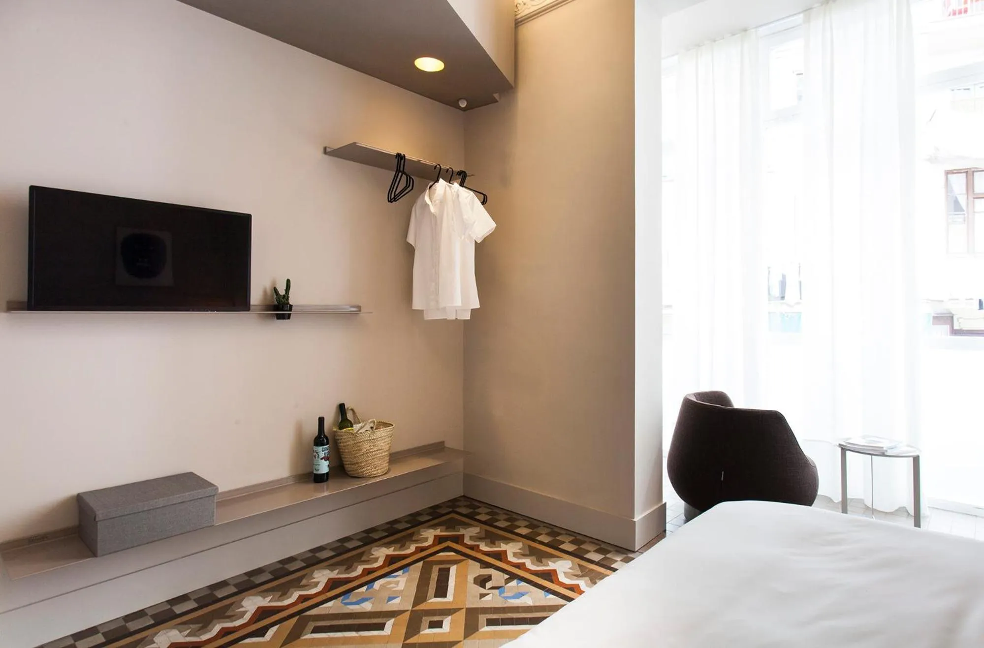 TV and multimedia, Bed in DestinationBCN - Universitat Rooms