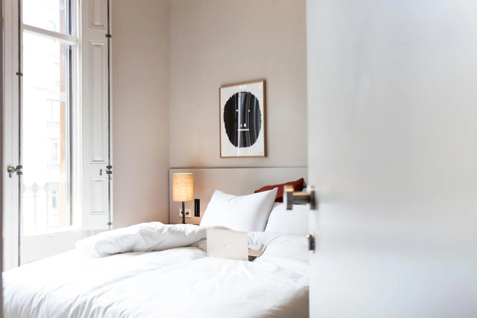 Bed in DestinationBCN - Universitat Rooms