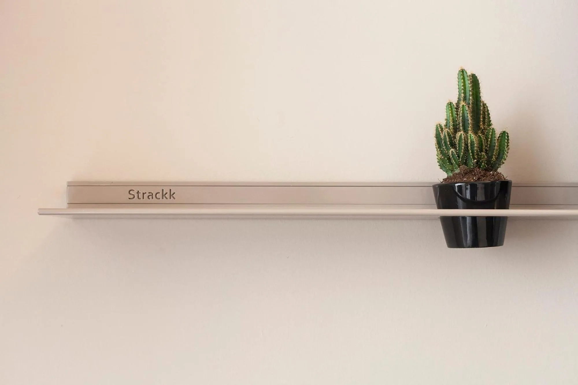 Decorative detail in DestinationBCN - Universitat Rooms