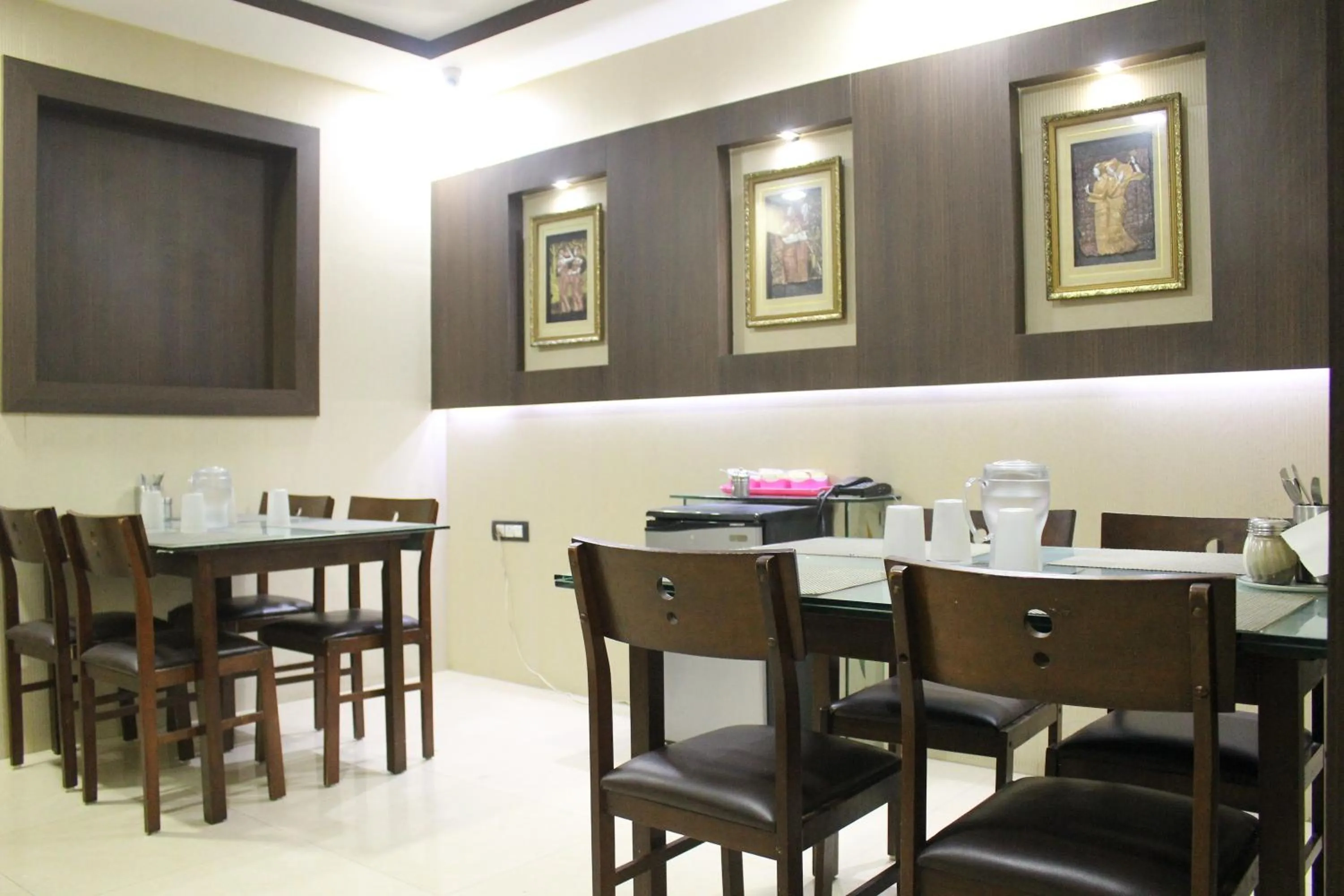 Restaurant/places to eat in Ekanaa Cottages