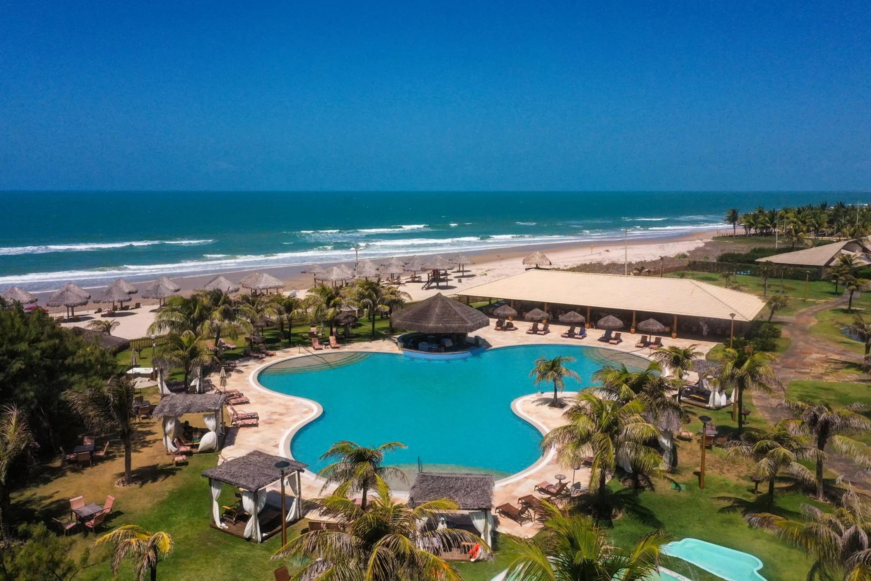 Swimming pool in Dom Pedro Laguna Beach Resort & Golf by WAM Experience