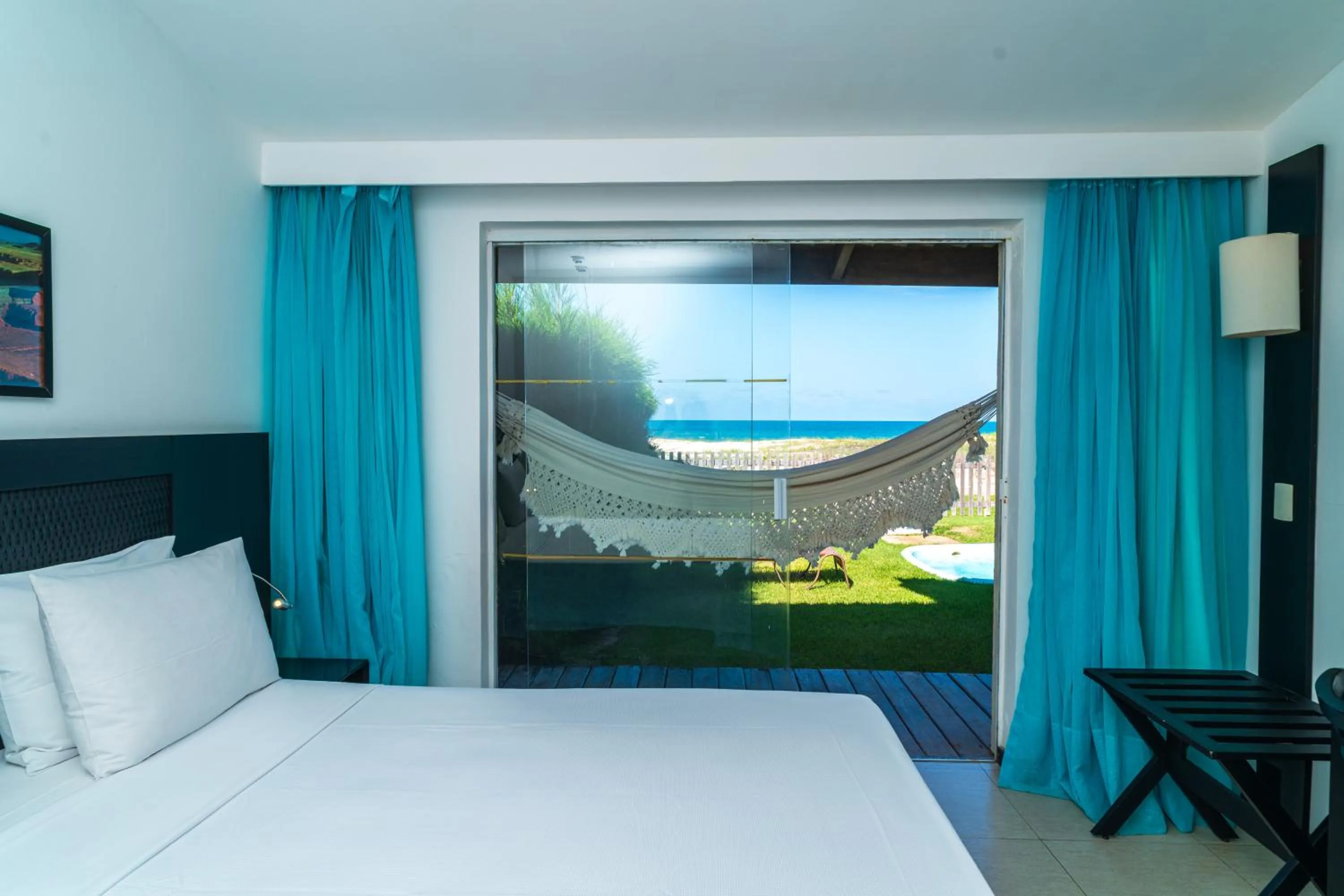 Bed in Dom Pedro Laguna Beach Resort & Golf by WAM Experience