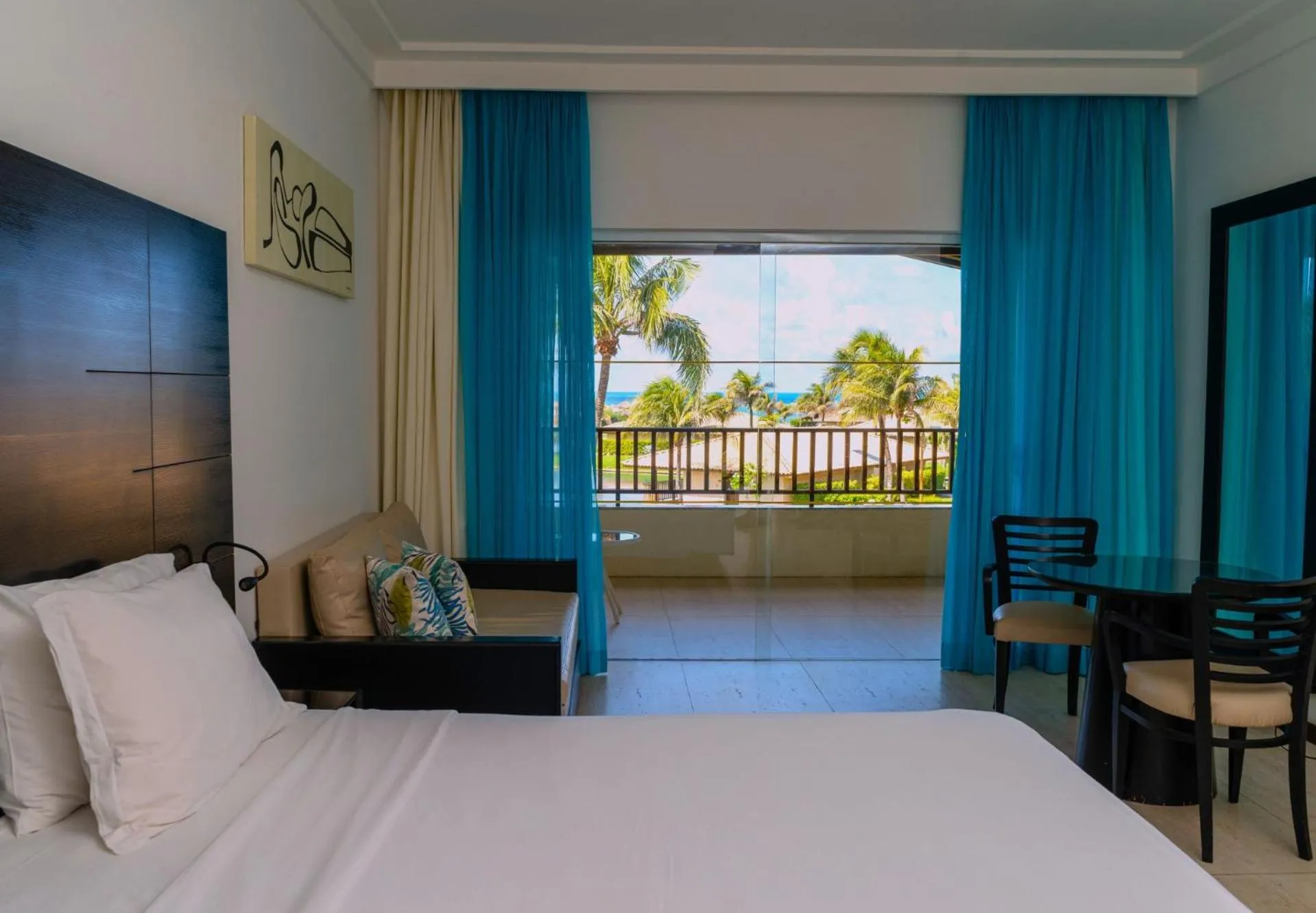 Bed in Dom Pedro Laguna Beach Resort & Golf by WAM Experience