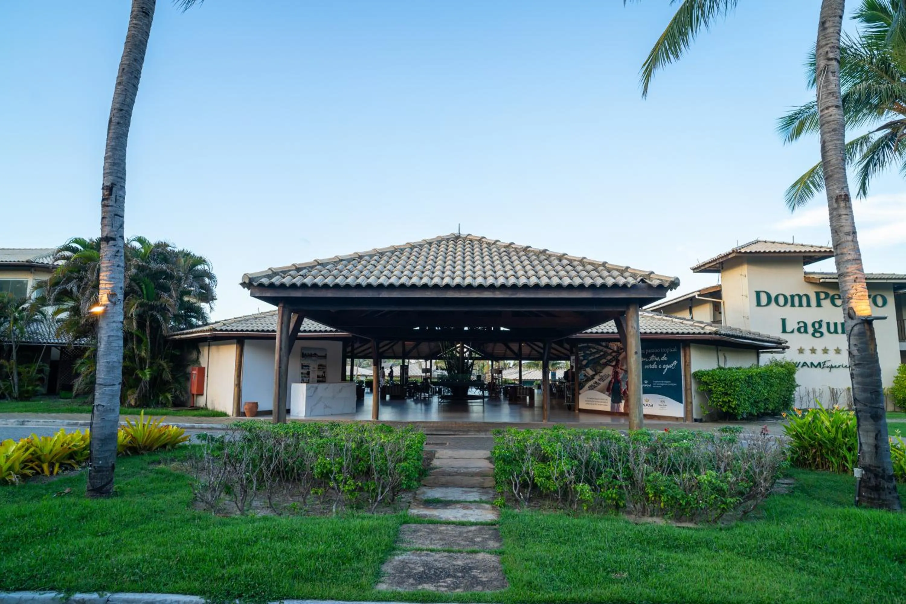 Dom Pedro Laguna Beach Resort & Golf by WAM Experience