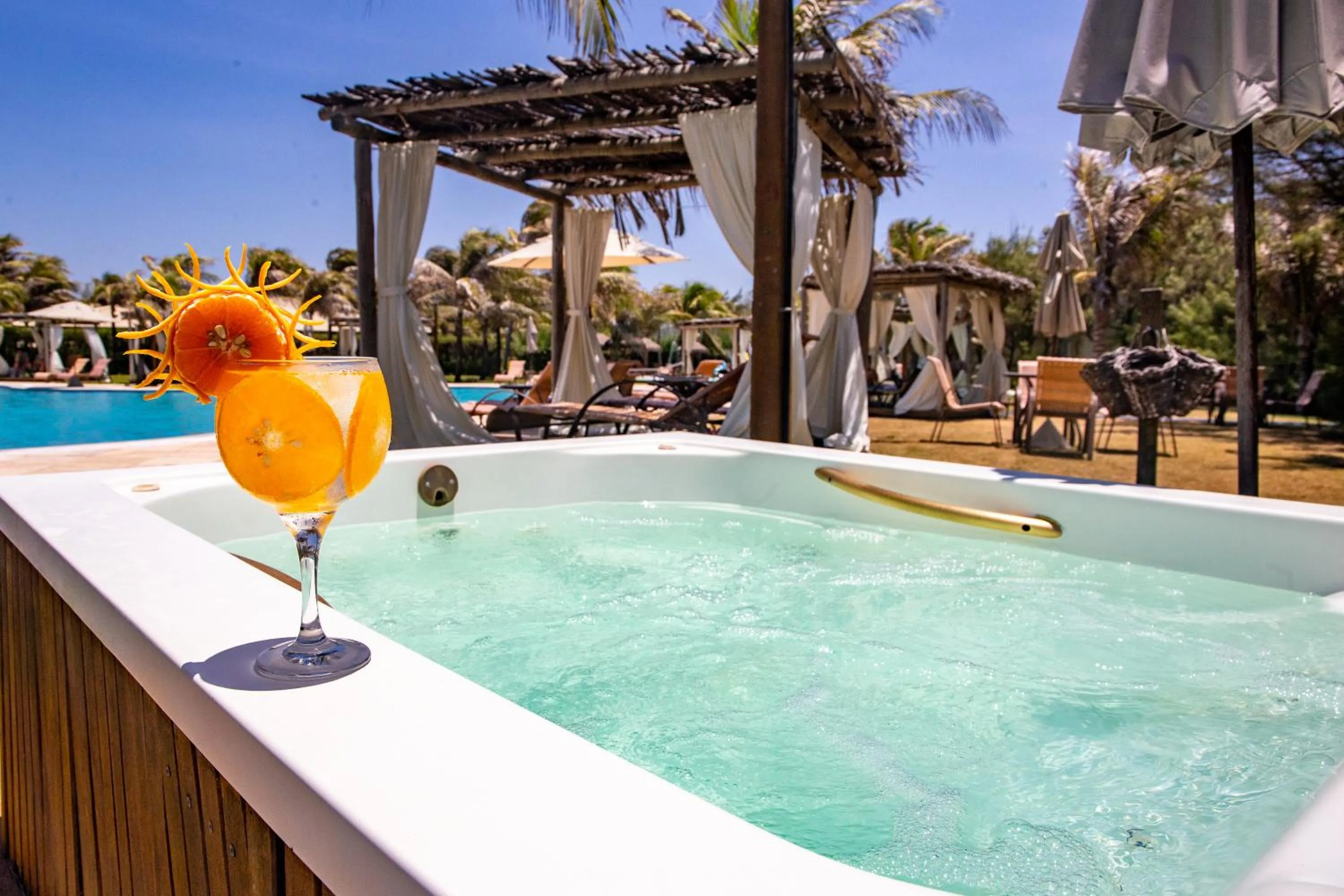 Hot Tub in Dom Pedro Laguna Beach Resort & Golf by WAM Experience