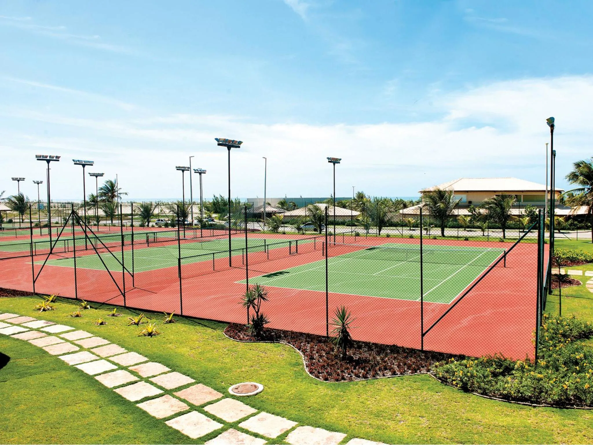 Tennis court in Dom Pedro Laguna Beach Resort & Golf by WAM Experience