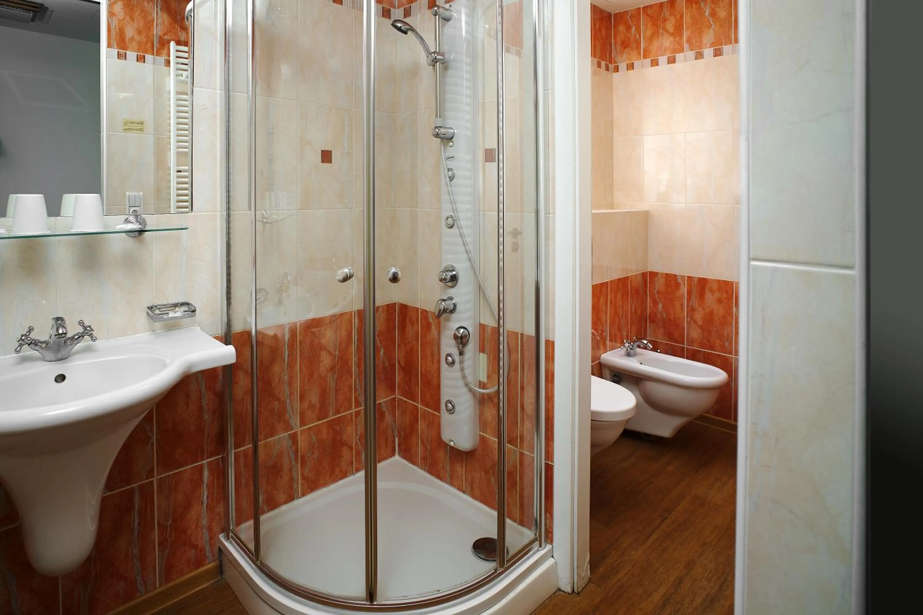 Shower in Hotel Ankora