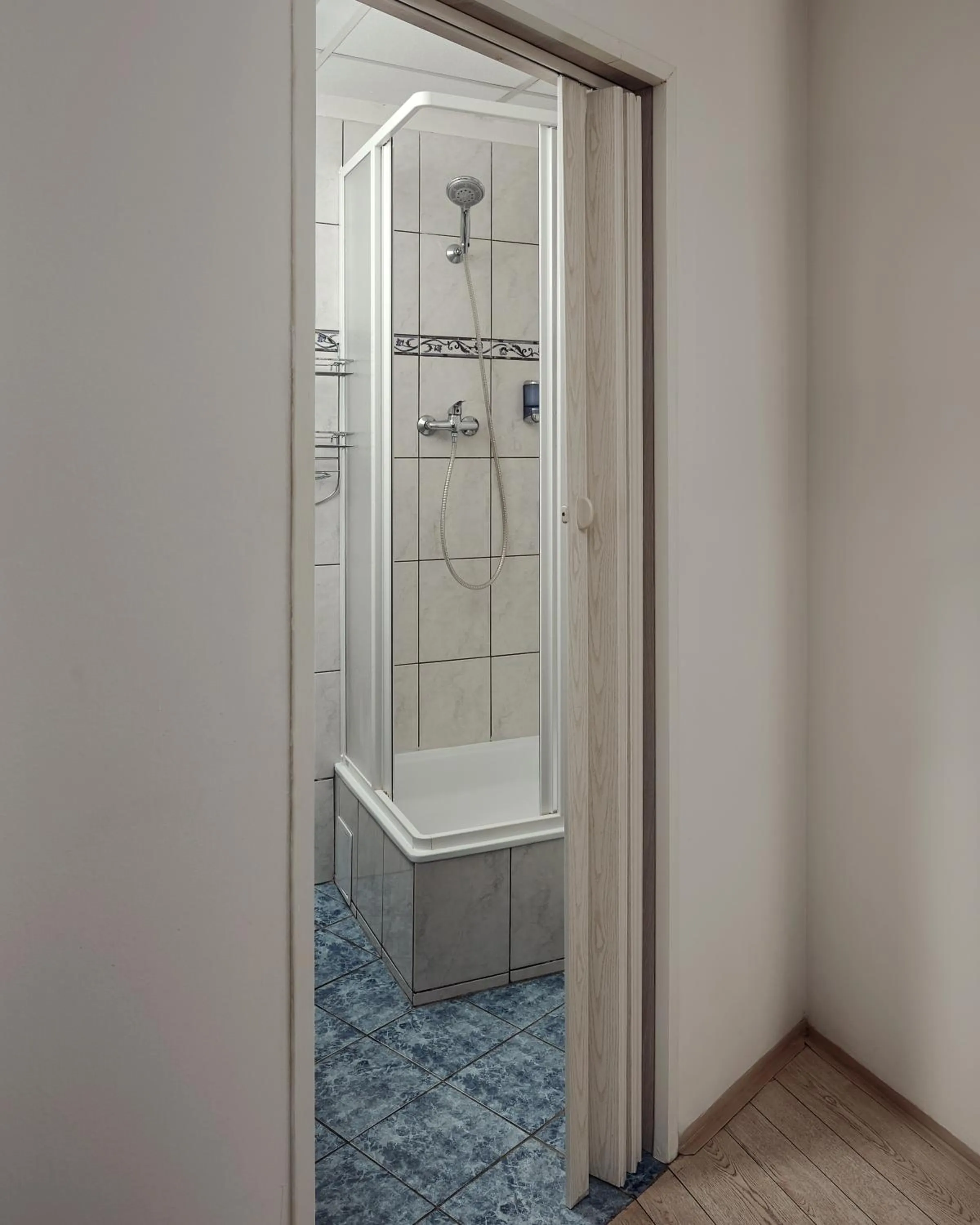 Shower in Hotel Ankora