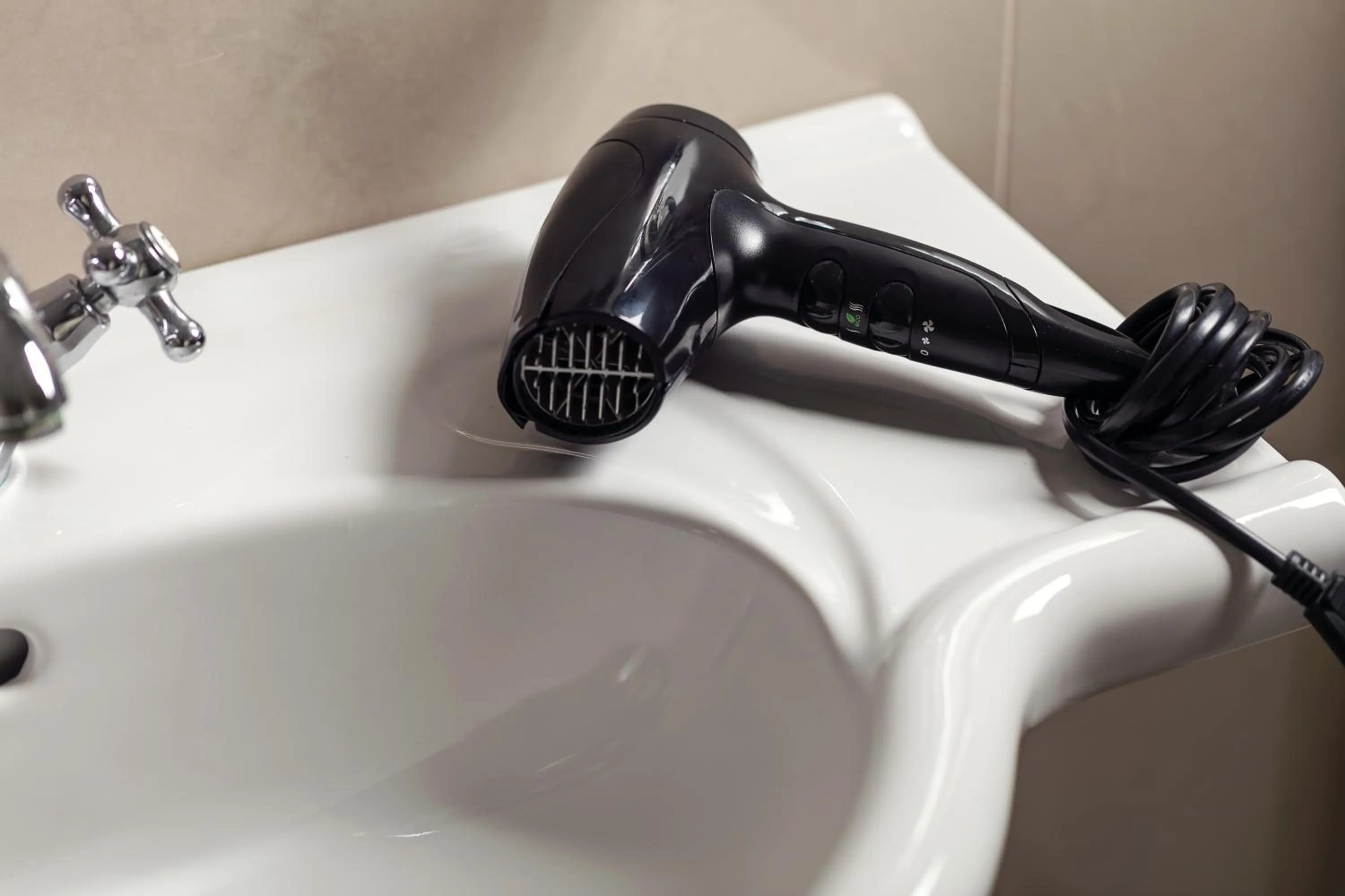 hair dryier in Hotel Ankora