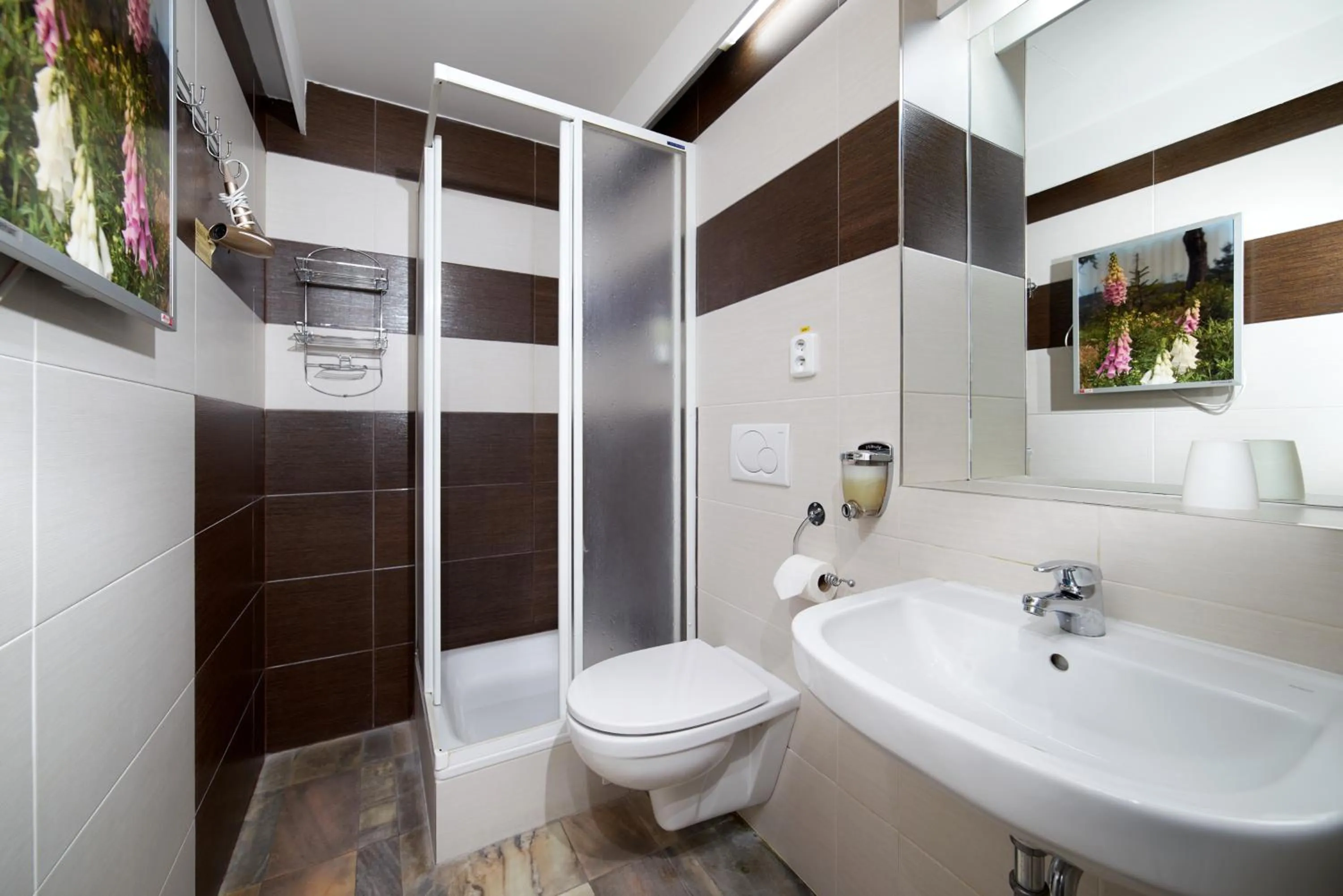 Shower in Hotel Ankora