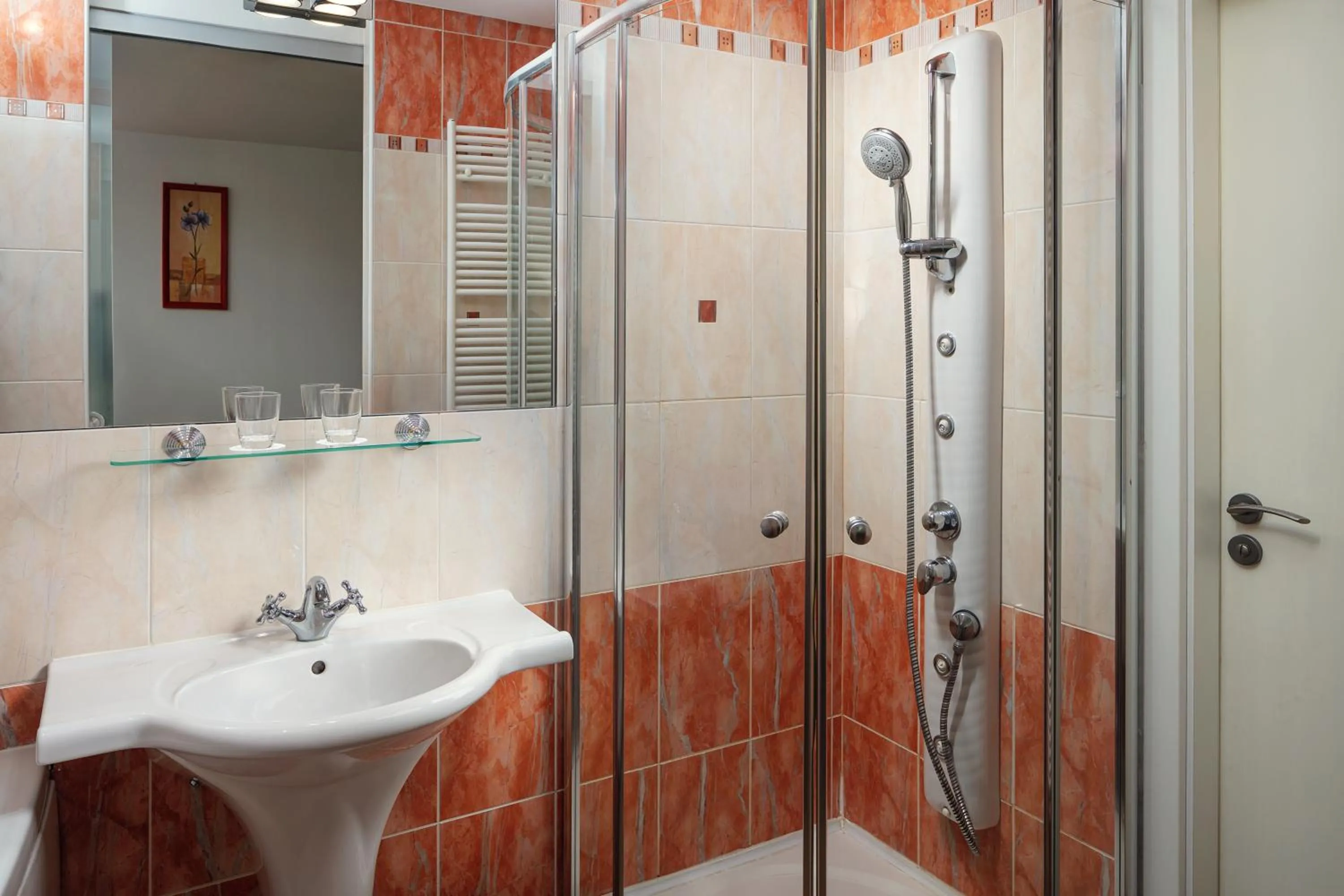 Shower in Hotel Ankora