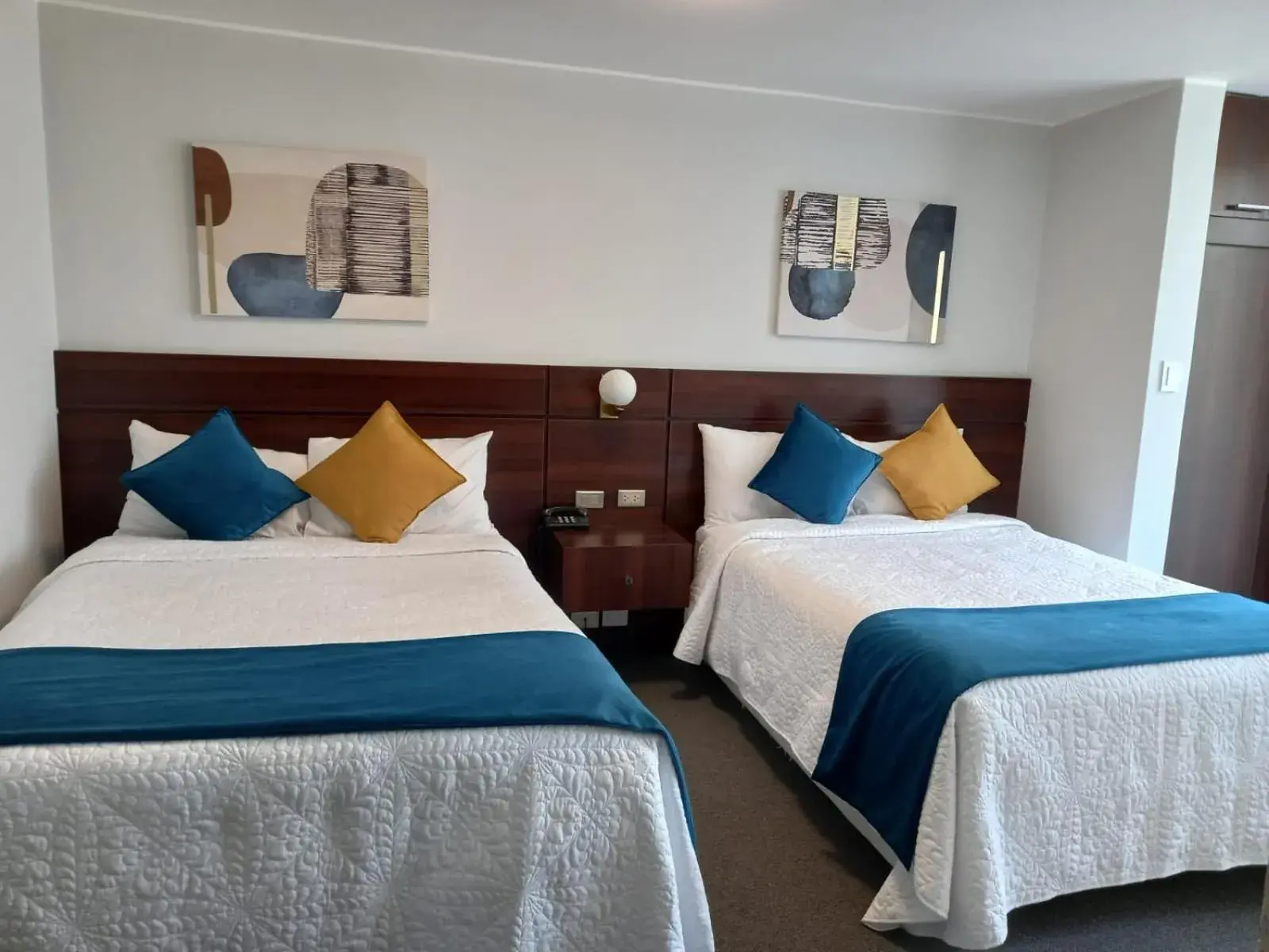 Standard Twin Room in Hotel La Gruta Standard Twin Room in Hotel La Gruta