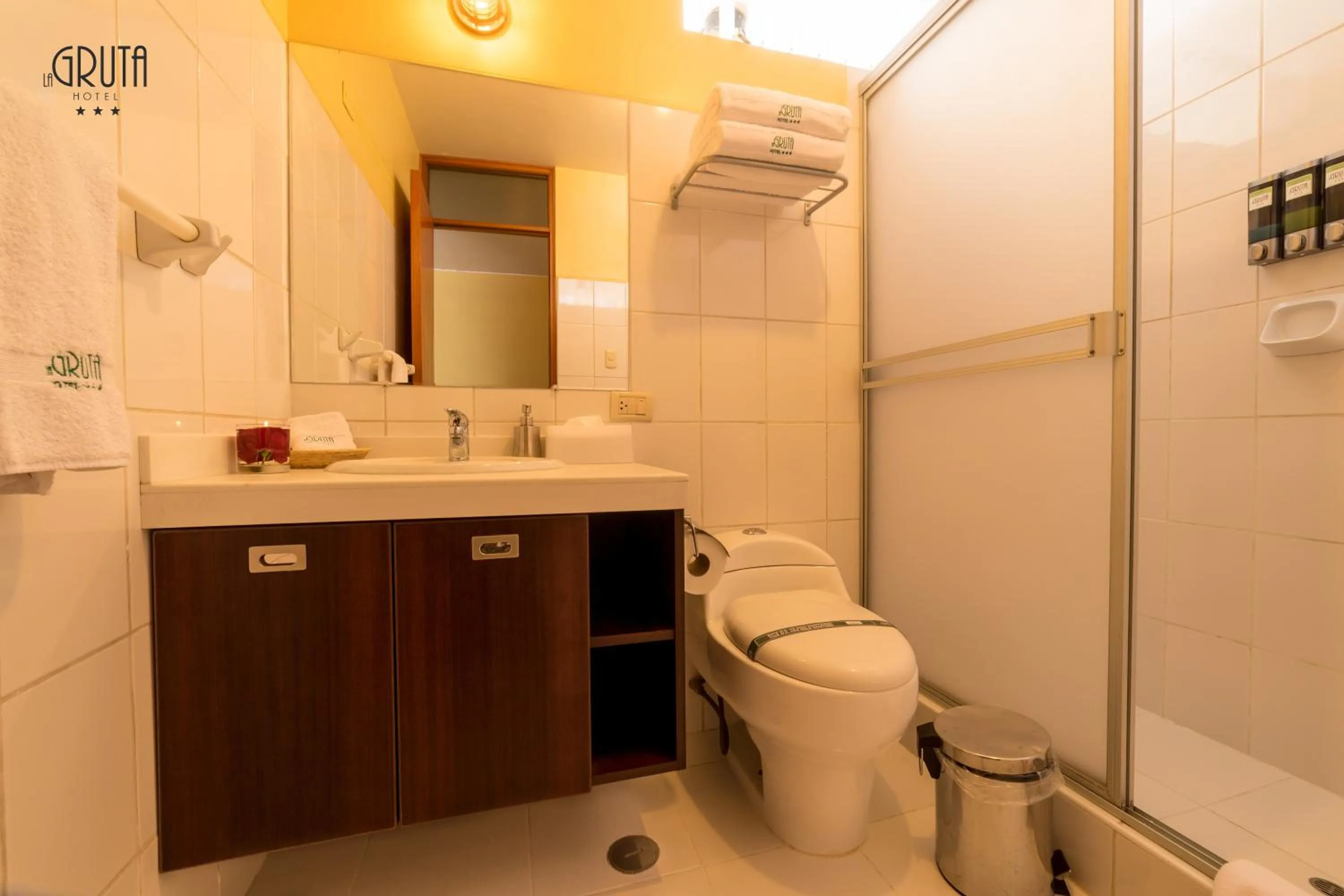 Bathroom in Hotel La Gruta